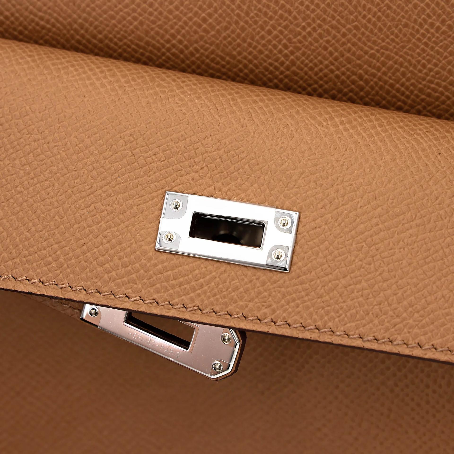 全新 HERMÈS 愛馬仕 限量收藏款 Kelly 20 en Desordre 4B 餅幹色 Biscuit Epsom牛皮 銀扣 G刻 2026年 - 10