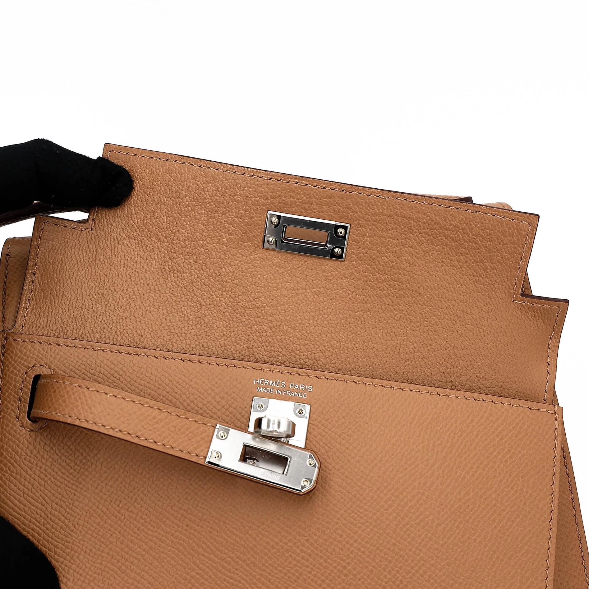 全新 HERMÈS 愛馬仕 限量收藏款 Kelly 20 en Desordre 4B 餅幹色 Biscuit Epsom牛皮 銀扣 G刻 2026年 - 12