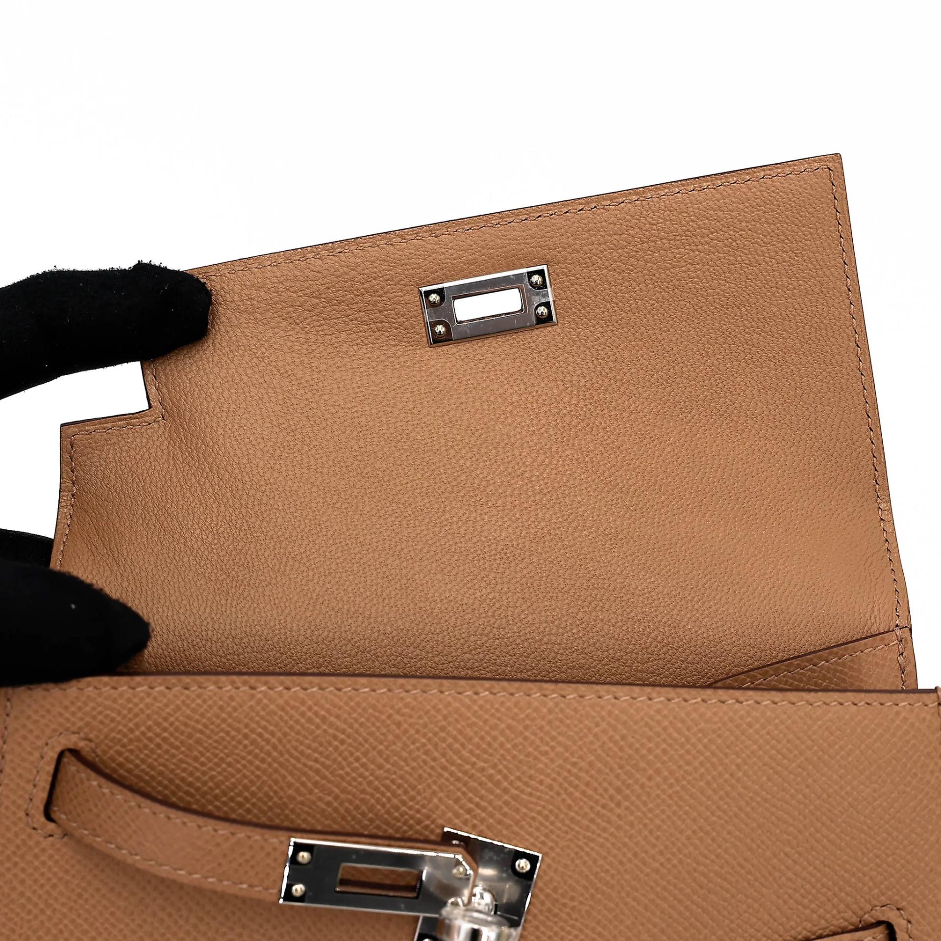 全新 HERMÈS 愛馬仕 限量收藏款 Kelly 20 en Desordre 4B 餅幹色 Biscuit Epsom牛皮 銀扣 G刻 2026年 - 20