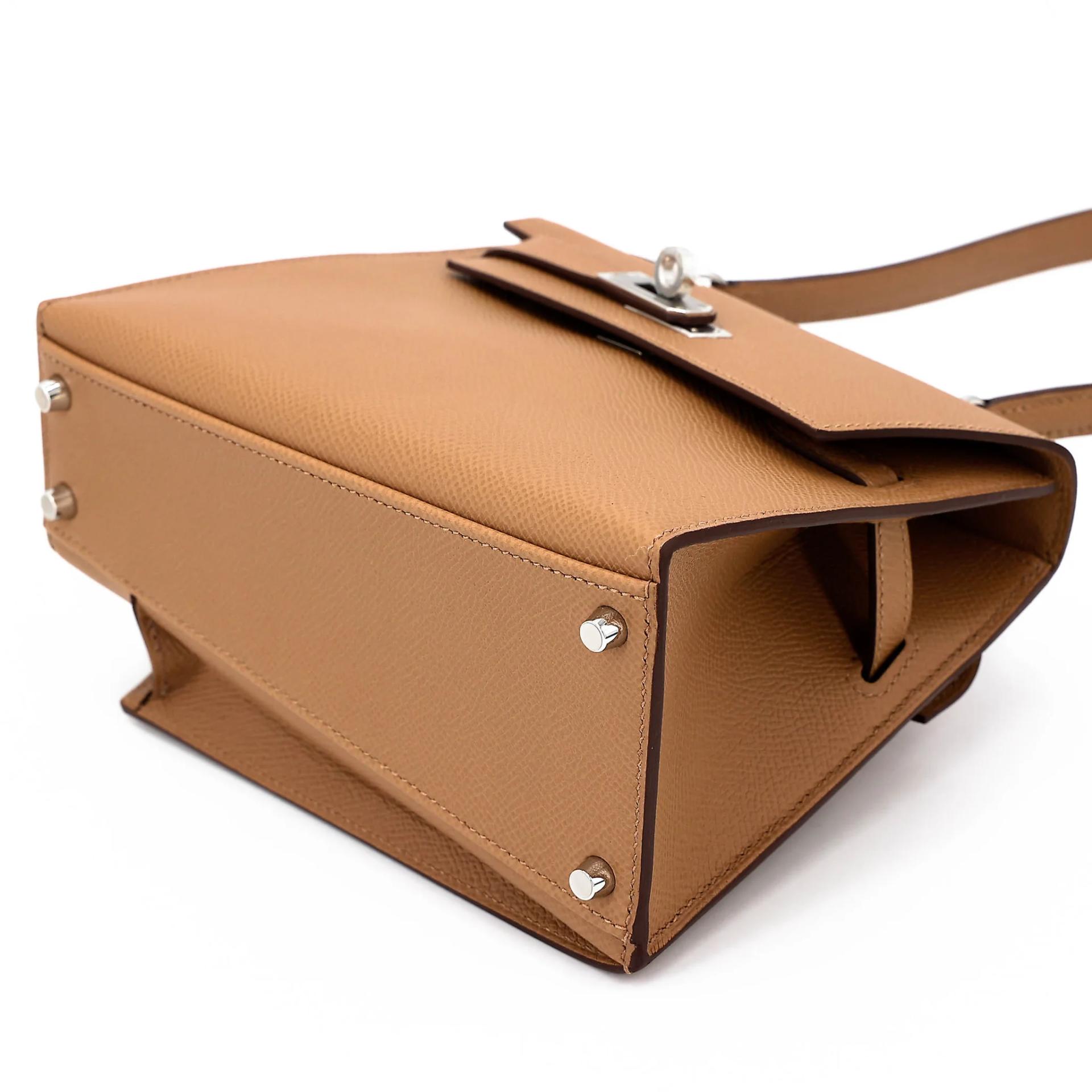 全新 HERMÈS 愛馬仕 限量收藏款 Kelly 20 en Desordre 4B 餅幹色 Biscuit Epsom牛皮 銀扣 G刻 2026年 - 6