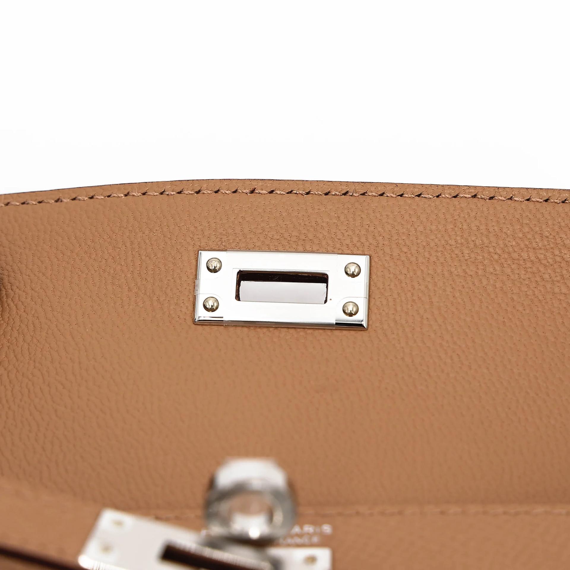 全新 HERMÈS 愛馬仕 限量收藏款 Kelly 20 en Desordre 4B 餅幹色 Biscuit Epsom牛皮 銀扣 G刻 2026年 - 11