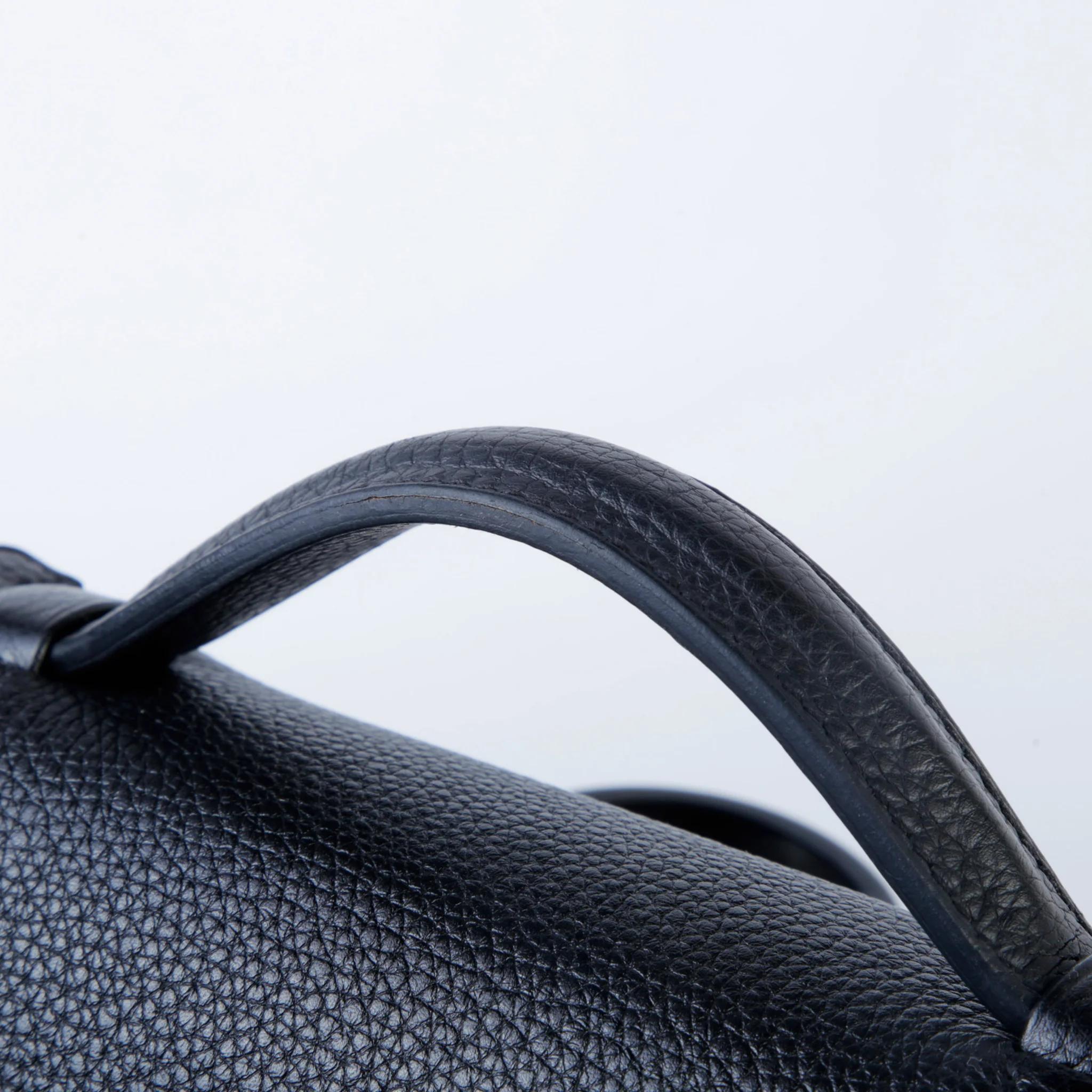 Very Good ( Rank A) HERMÈS Sac a Depeches 38 Noir (89) Togo Palladium hardware Square Q (2013) - 3