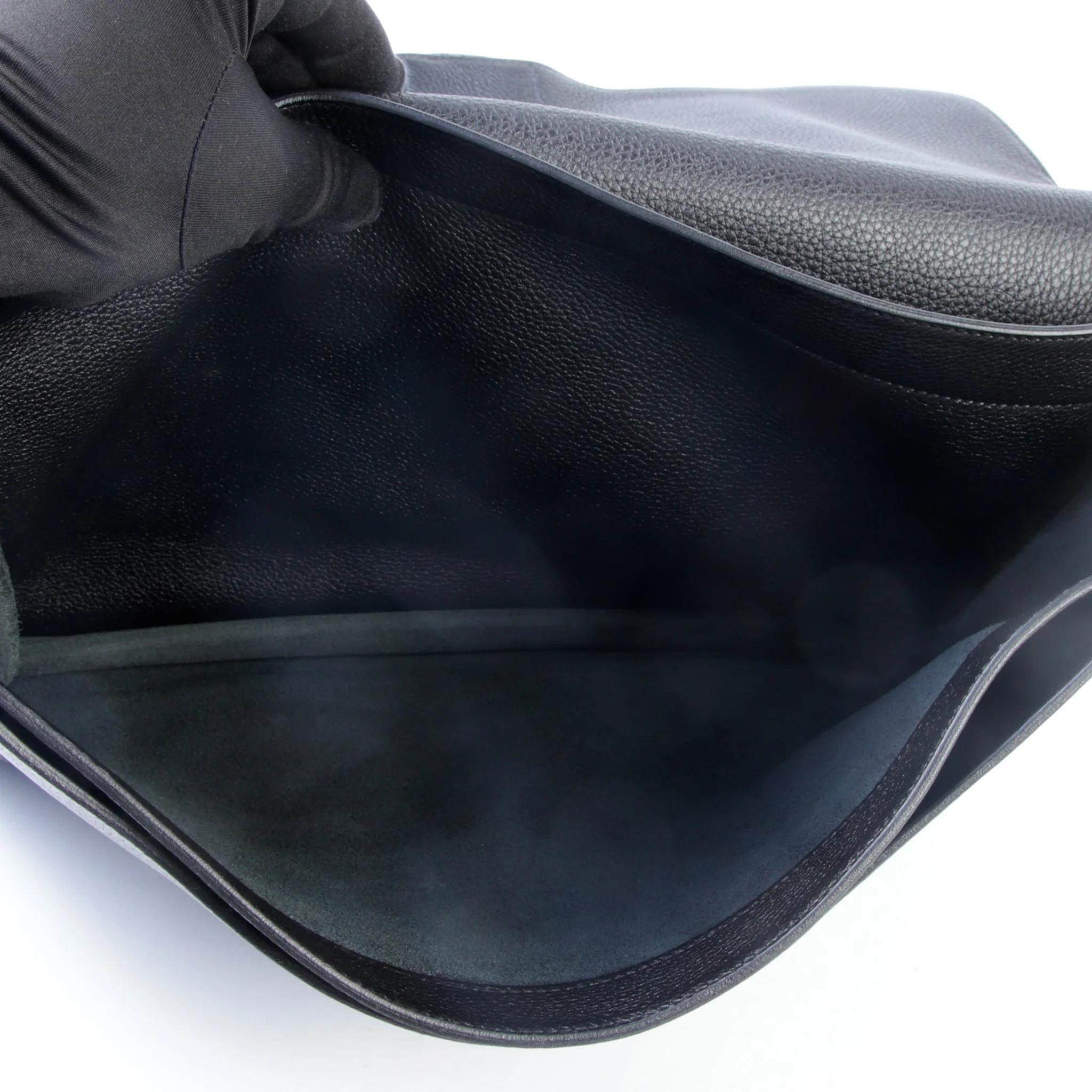 Very Good ( Rank A) HERMÈS Sac a Depeches 38 Noir (89) Togo Palladium hardware Square Q (2013) - 12