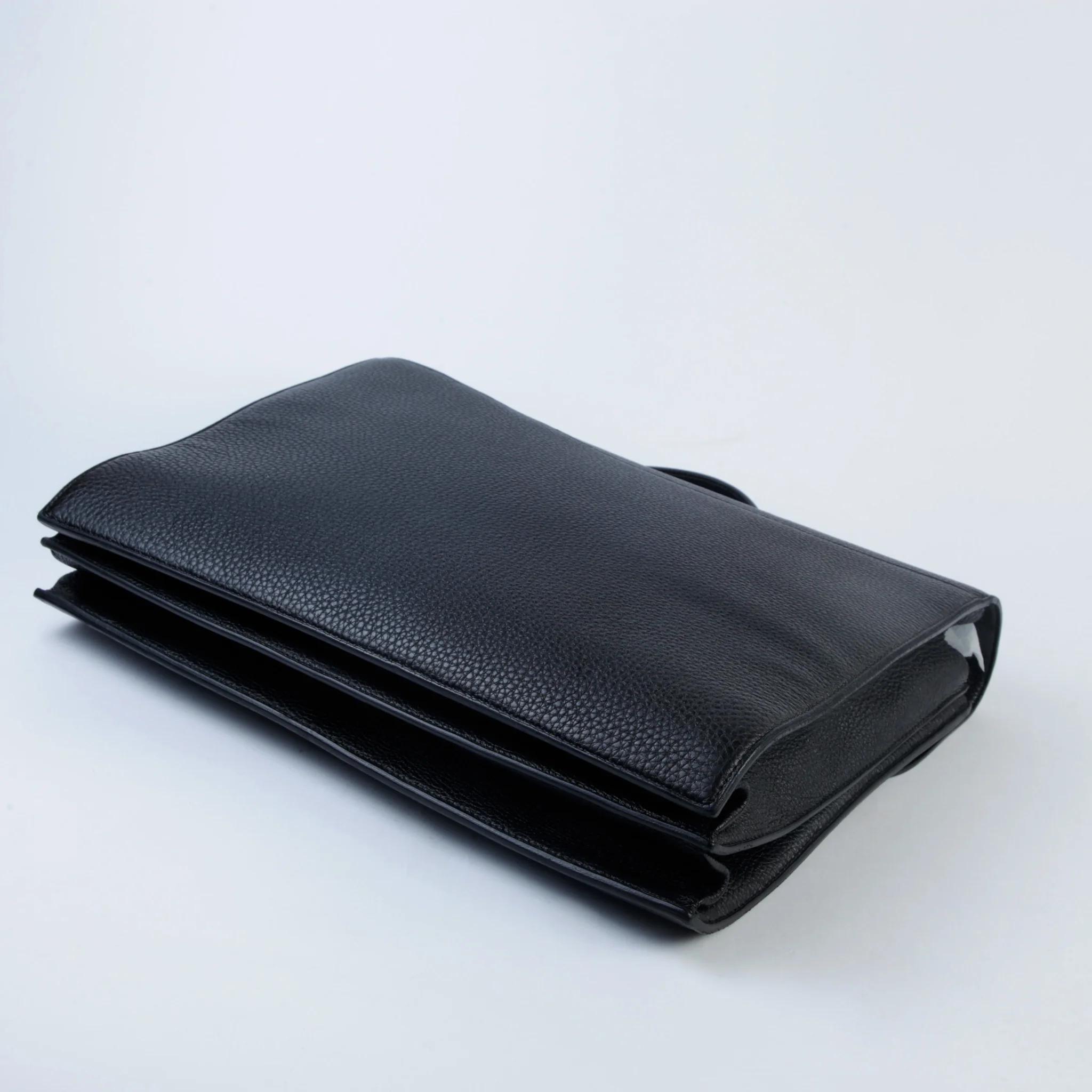 Very Good ( Rank A) HERMÈS Sac a Depeches 38 Noir (89) Togo Palladium hardware Square Q (2013) - 7