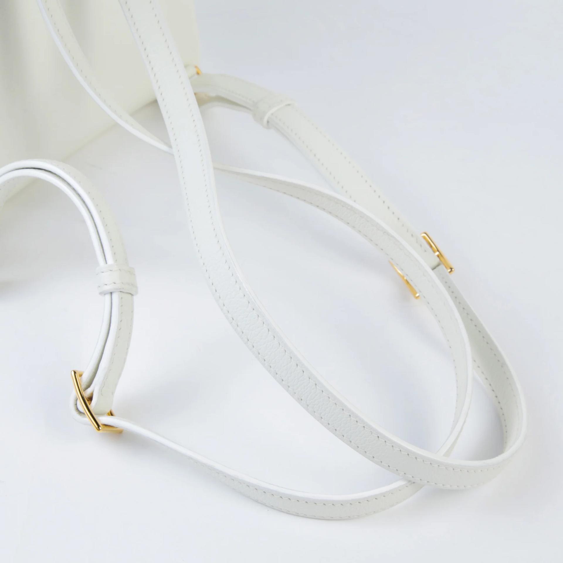 Very Good ( Rank A) HERMÈS Kelly Ado PM White (01) Evercolor Gold hardware Z (2021) - 3