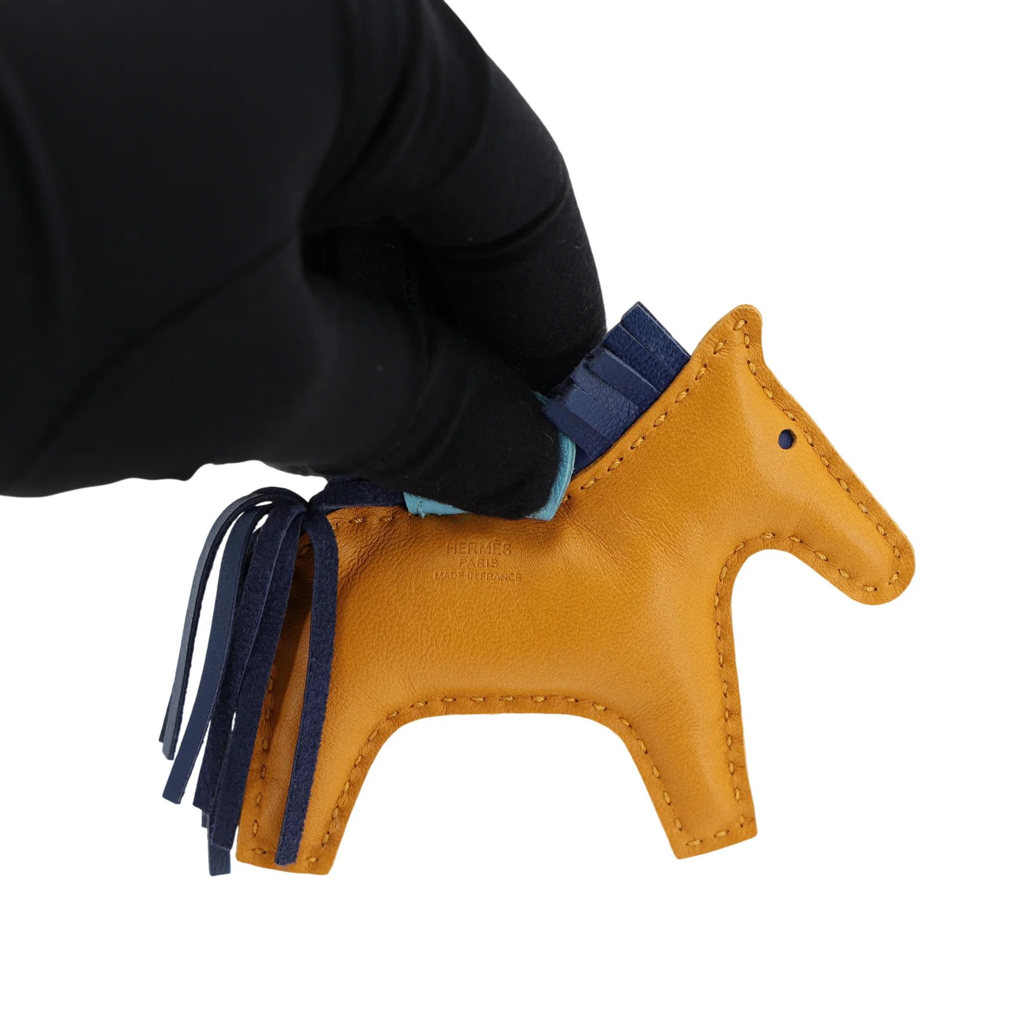 Excellent ( Rank SA ) HERMÈS Rodeo PM Jaune d’Or (9V) Celeste (7N) Bleu de Malte (7L) Agneau Milo A (2017) - 4