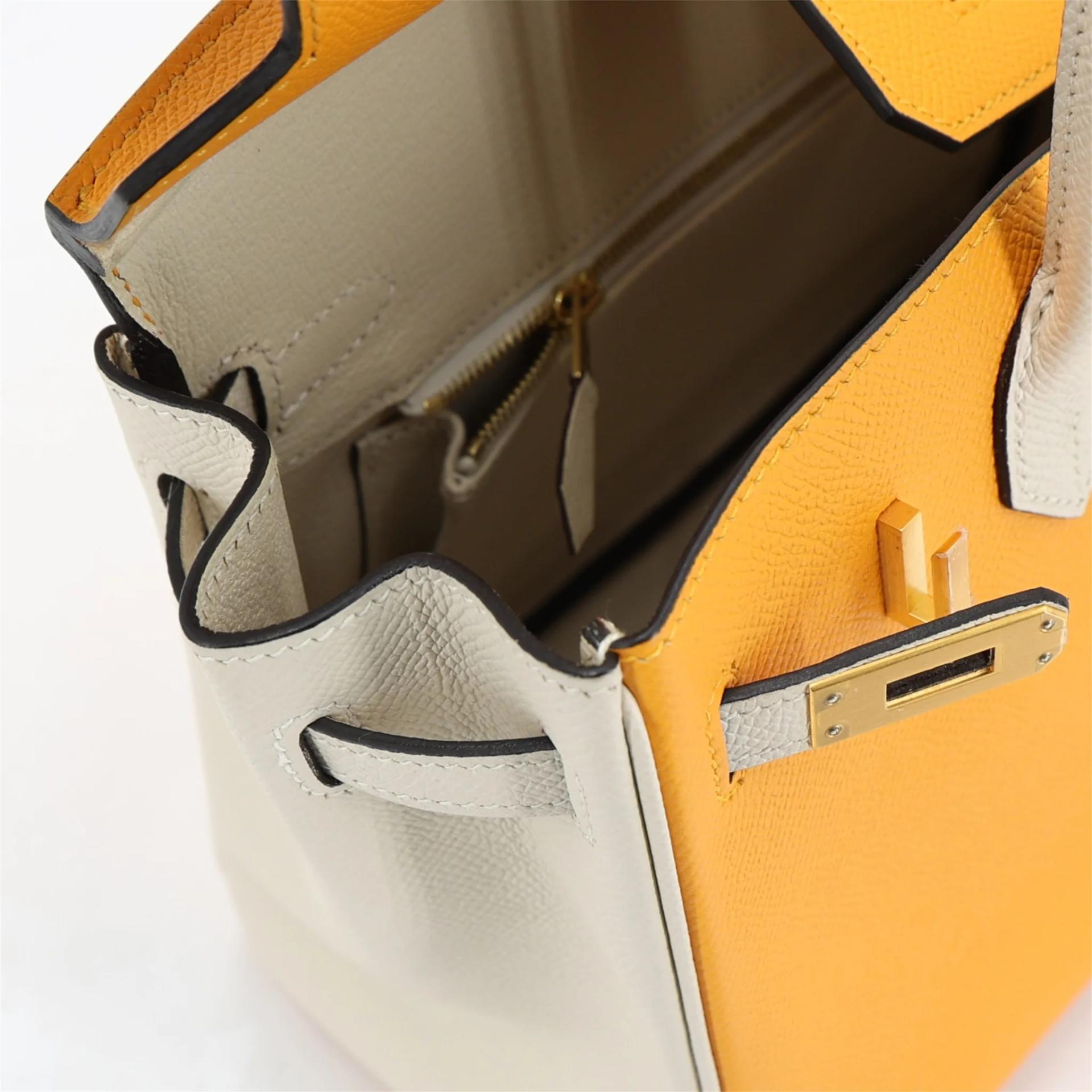 Excellent ( Rank SA ) HERMÈS Special Order Birkin 25 Jaune d’Or (9V) Craie (10) Epsom Brushed Gold hardware C (2018) - 12