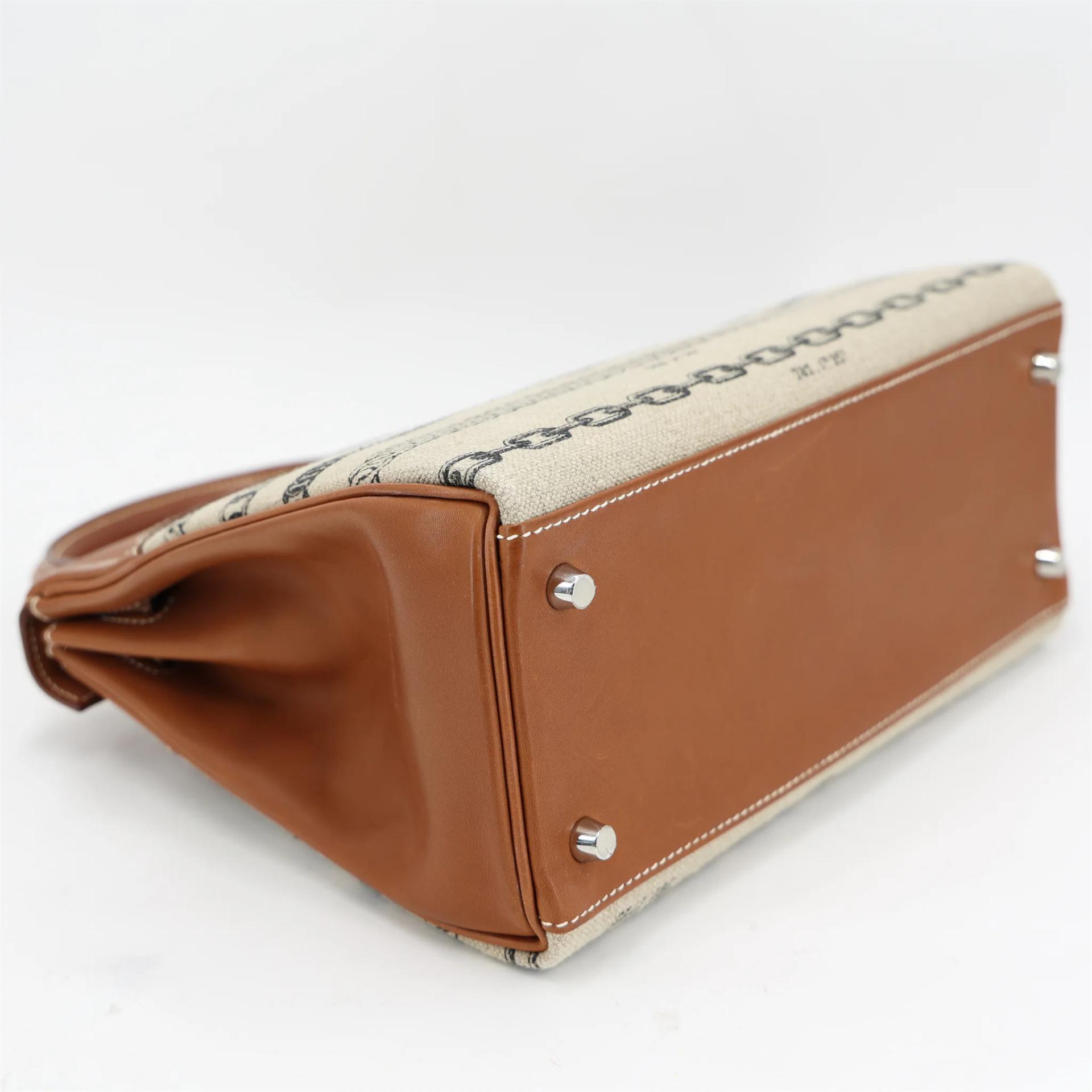 Very Good ( Rank A) HERMÈS Limited Edition Kelly 28 De Camp Dechainee Fauve (34) Barenia Toile Camp canvas Palladium hardware C (2018) - 6