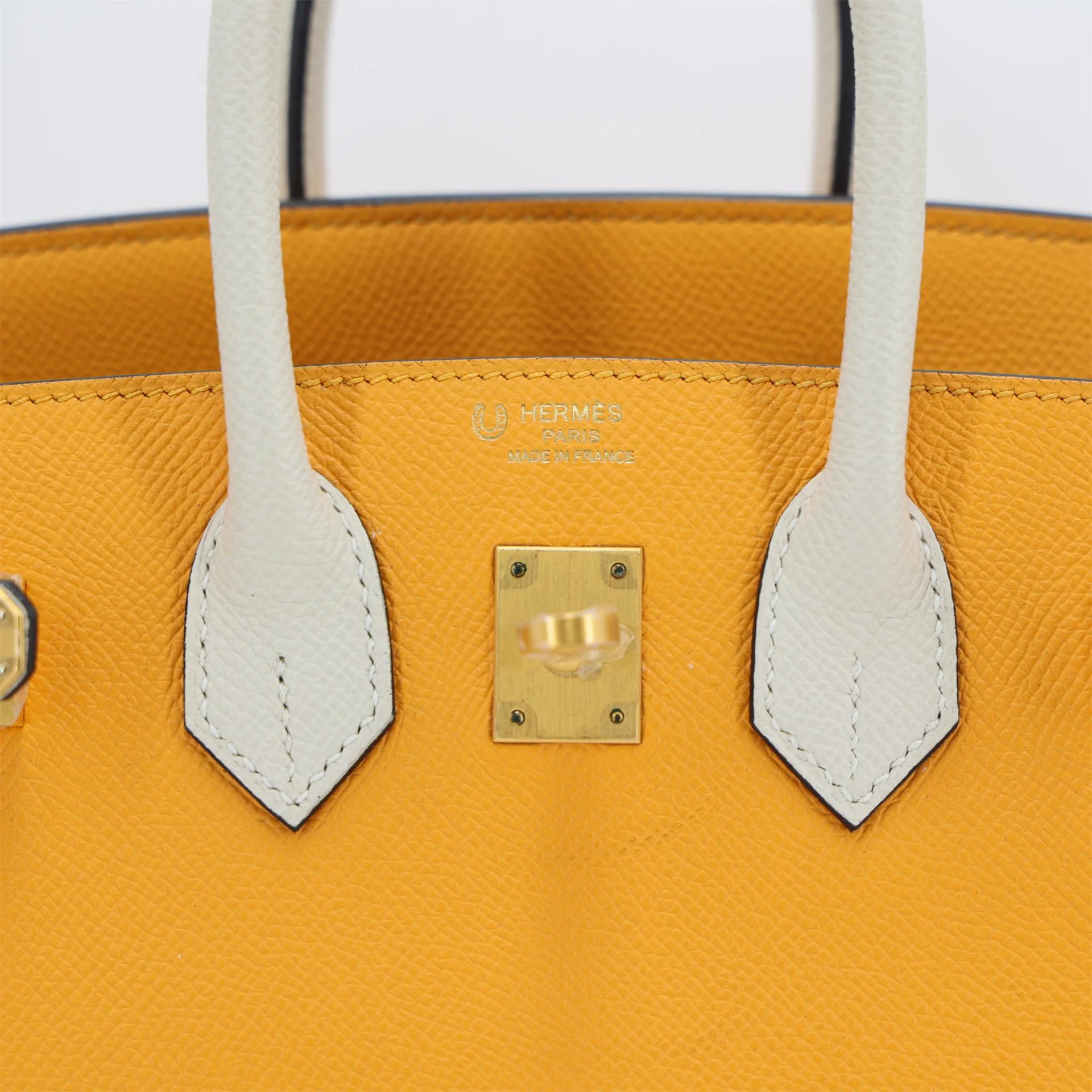 Excellent ( Rank SA ) HERMÈS Special Order Birkin 25 Jaune d’Or (9V) Craie (10) Epsom Brushed Gold hardware C (2018) - 10