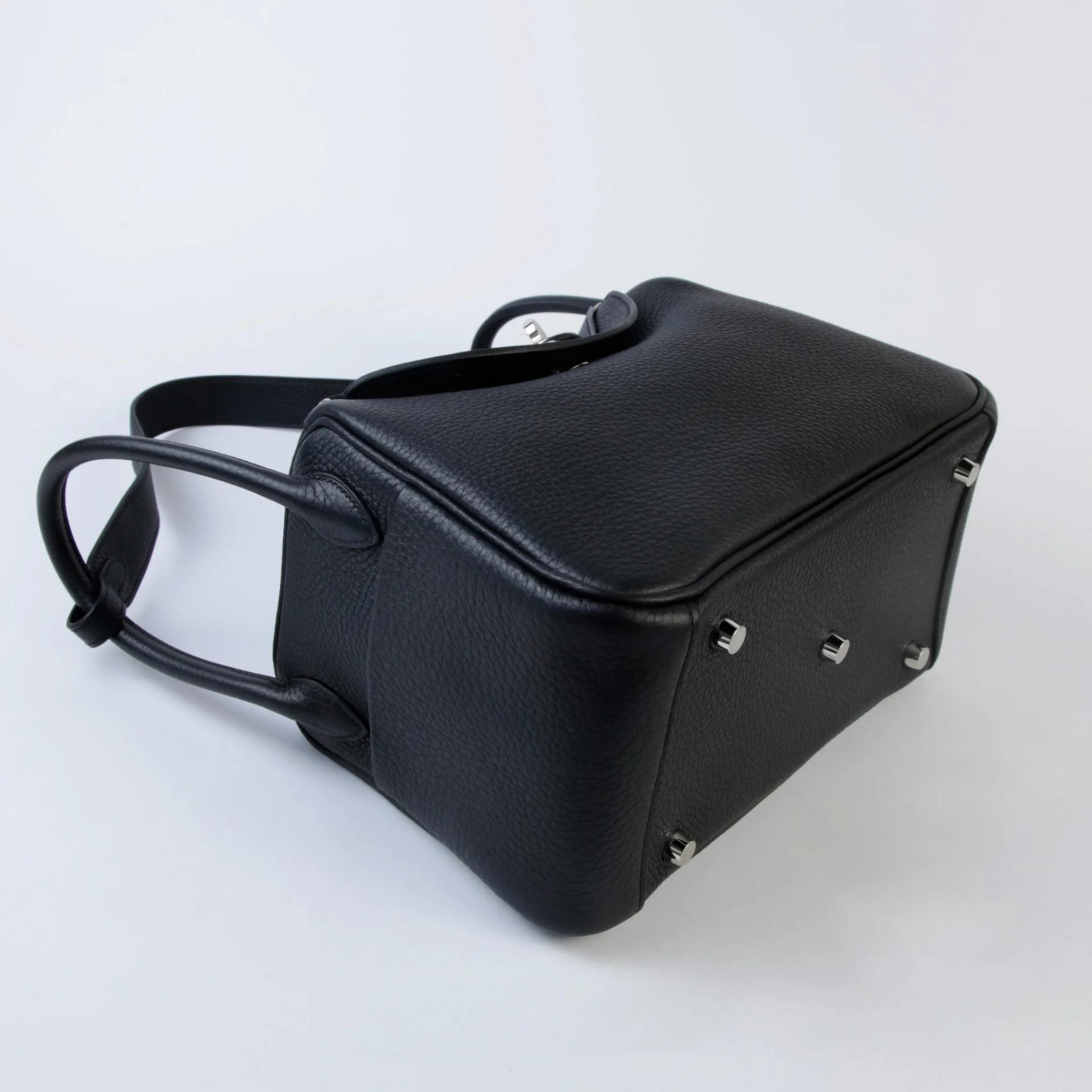 Unused ( Rank NS ) HERMÈS Lindy 26 Noir (89) Clemence Palladium hardware W (2024) - 4