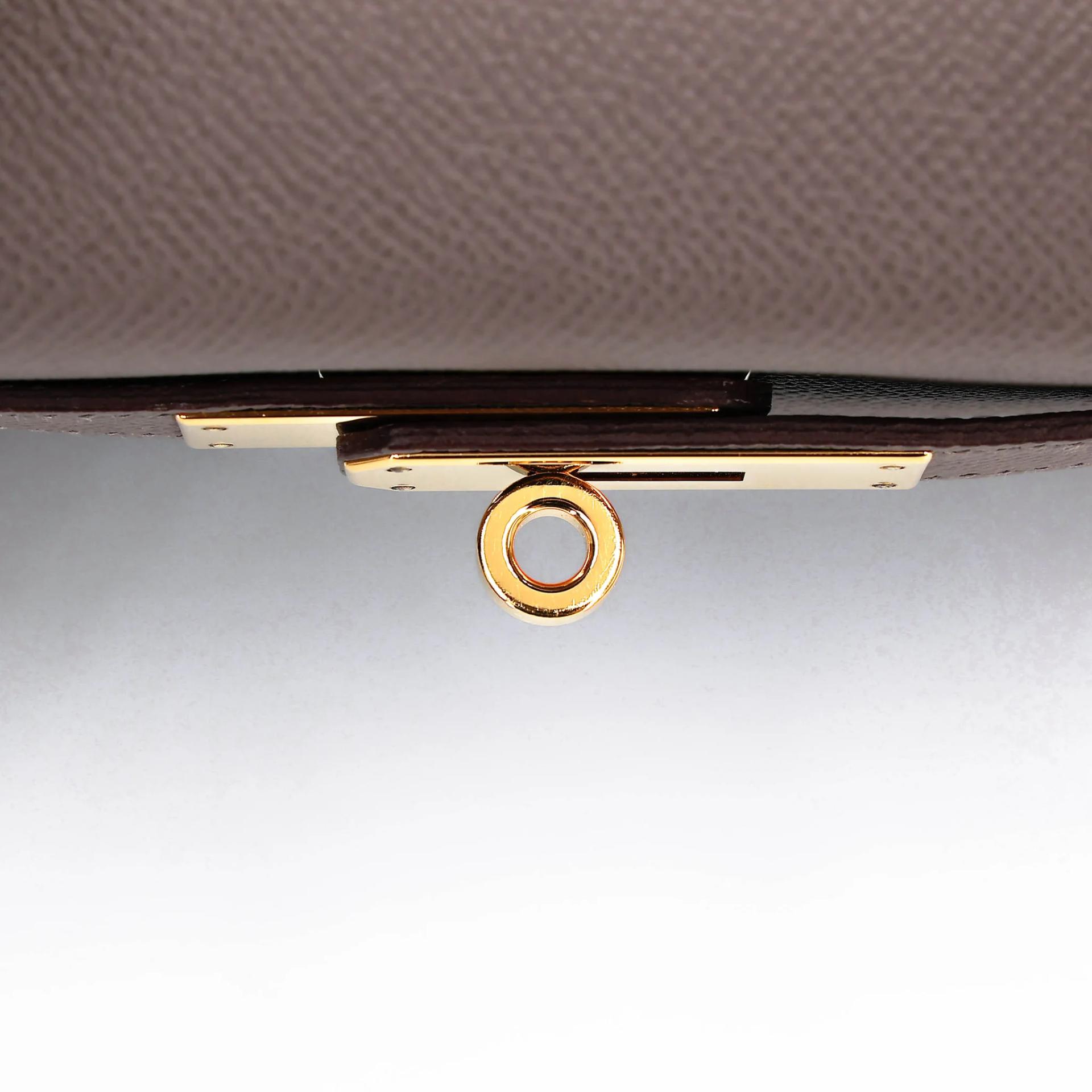 Very Good ( Rank A) HERMÈS Kelly 28 Sellier Etain (8F) Epsom Gold hardware D (2019) - 14