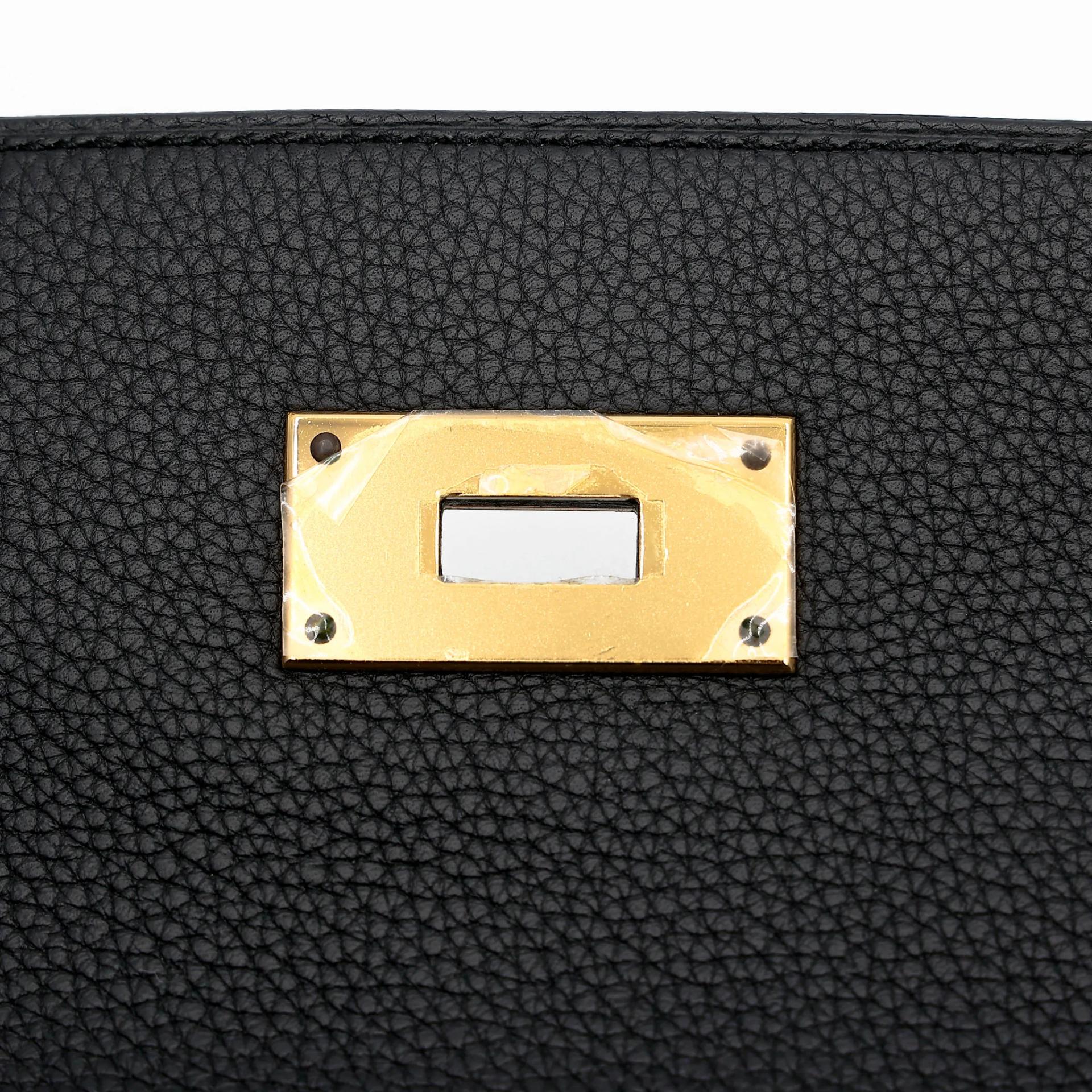 Excellent ( Rank SA ) HERMÈS Kelly 40 Noir (89) Togo Gold hardware A (2017) - 16