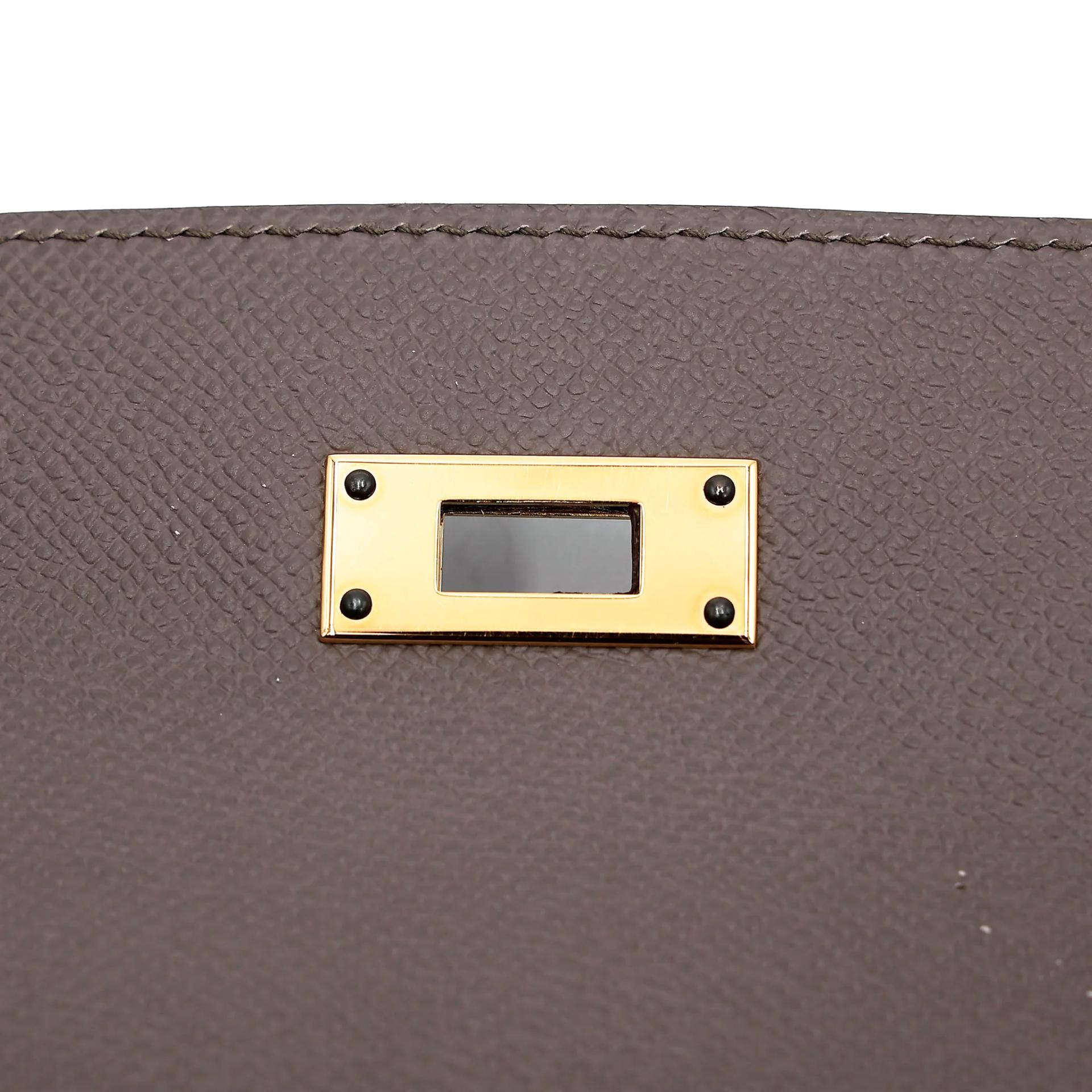 Very Good ( Rank A) HERMÈS Kelly 28 Sellier Etain (8F) Epsom Gold hardware D (2019) - 16