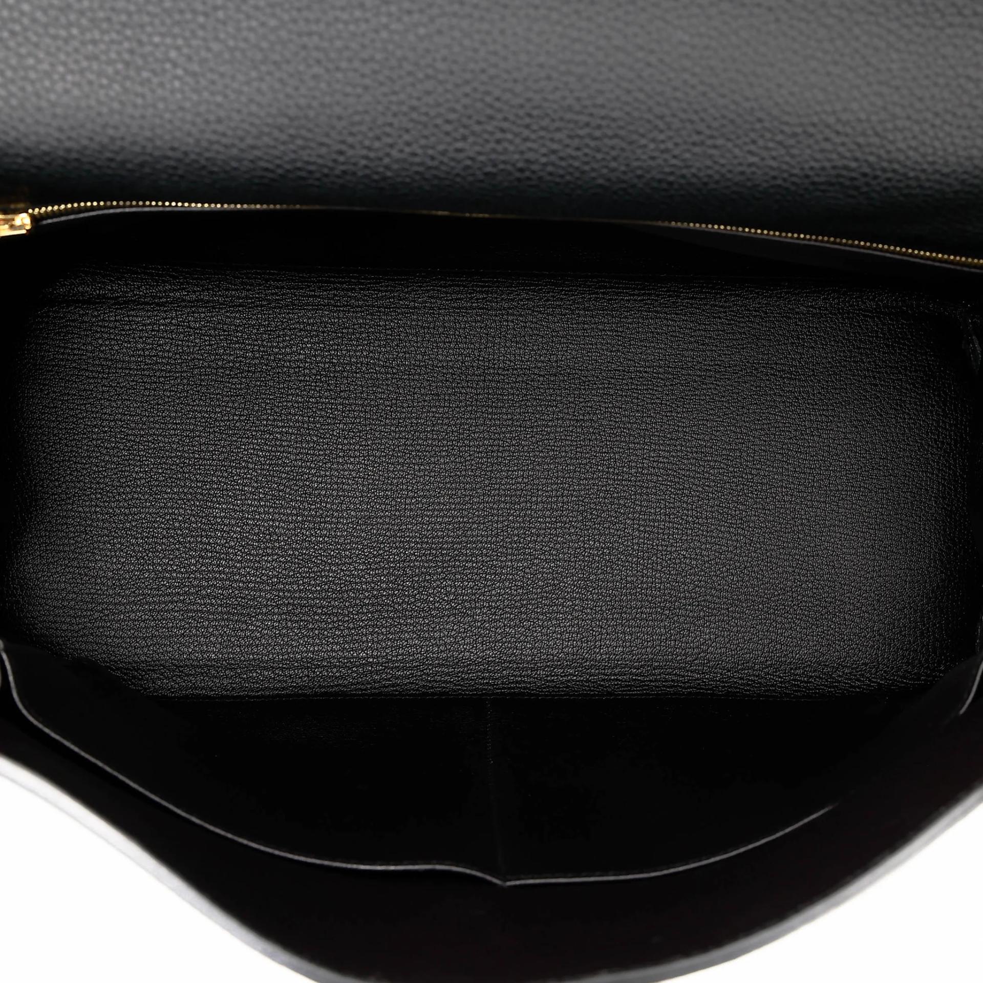 Excellent ( Rank SA ) HERMÈS Kelly 40 Noir (89) Togo Gold hardware A (2017) - 25