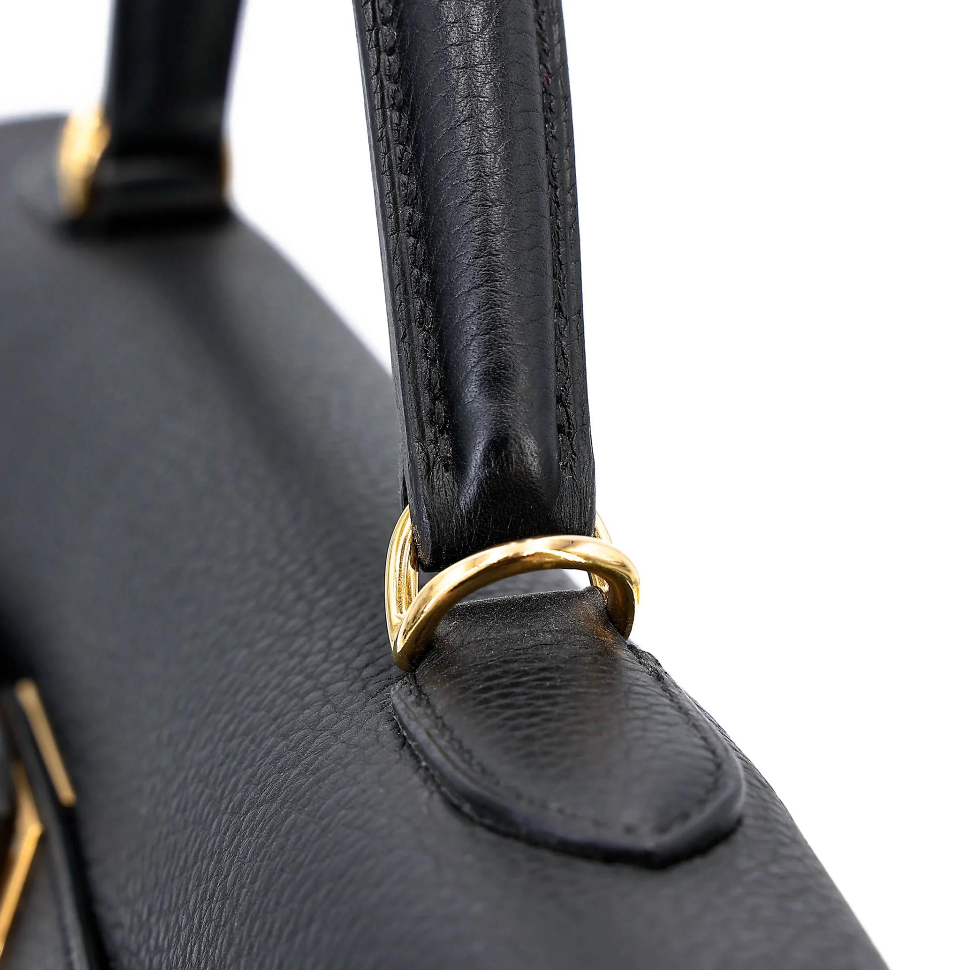 Excellent ( Rank SA ) HERMÈS Kelly 40 Noir (89) Togo Gold hardware A (2017) - 12