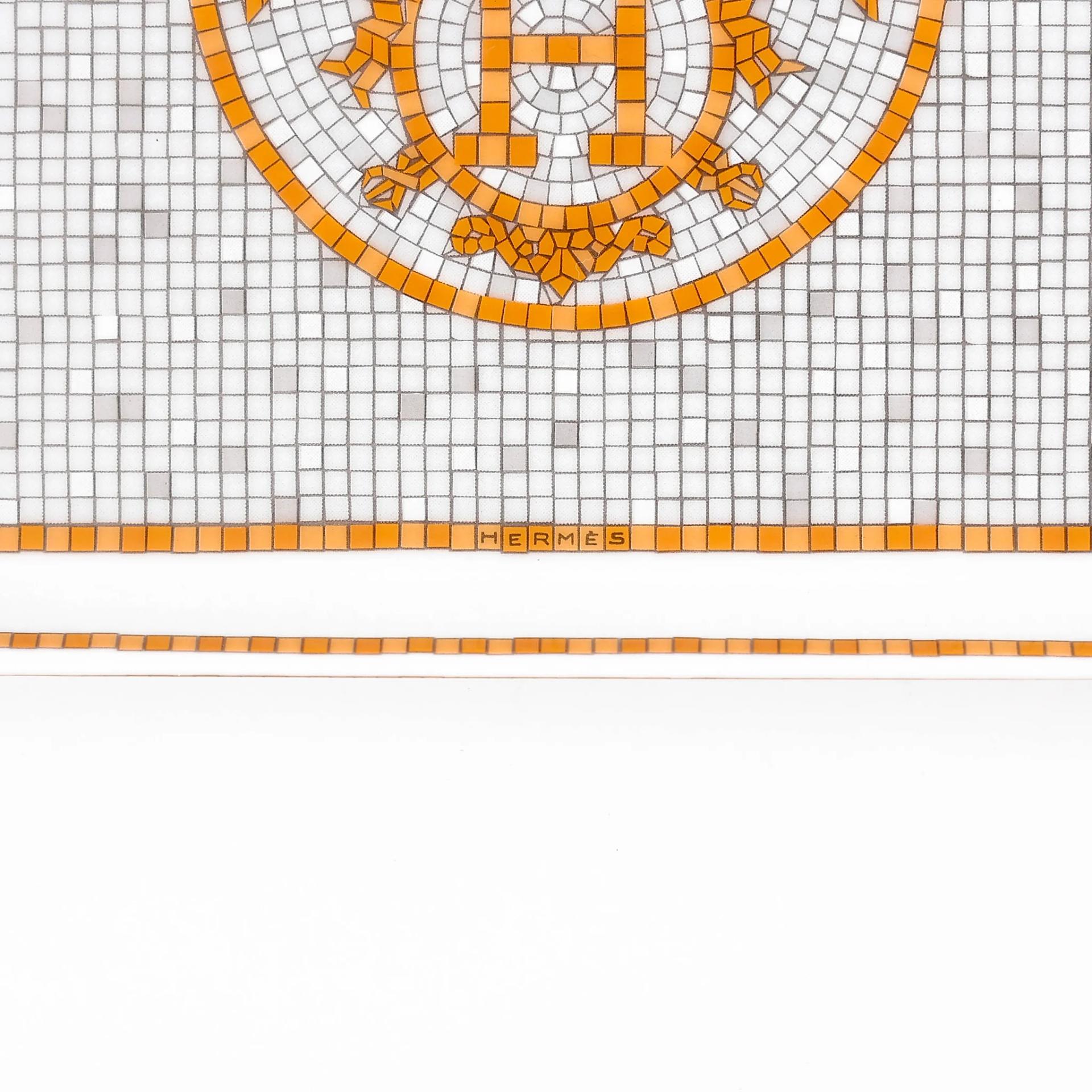 Brand New ( Rank N ) HERMÈS Mosaique au 24 gold tray, small model White Gold Porcelain - 7
