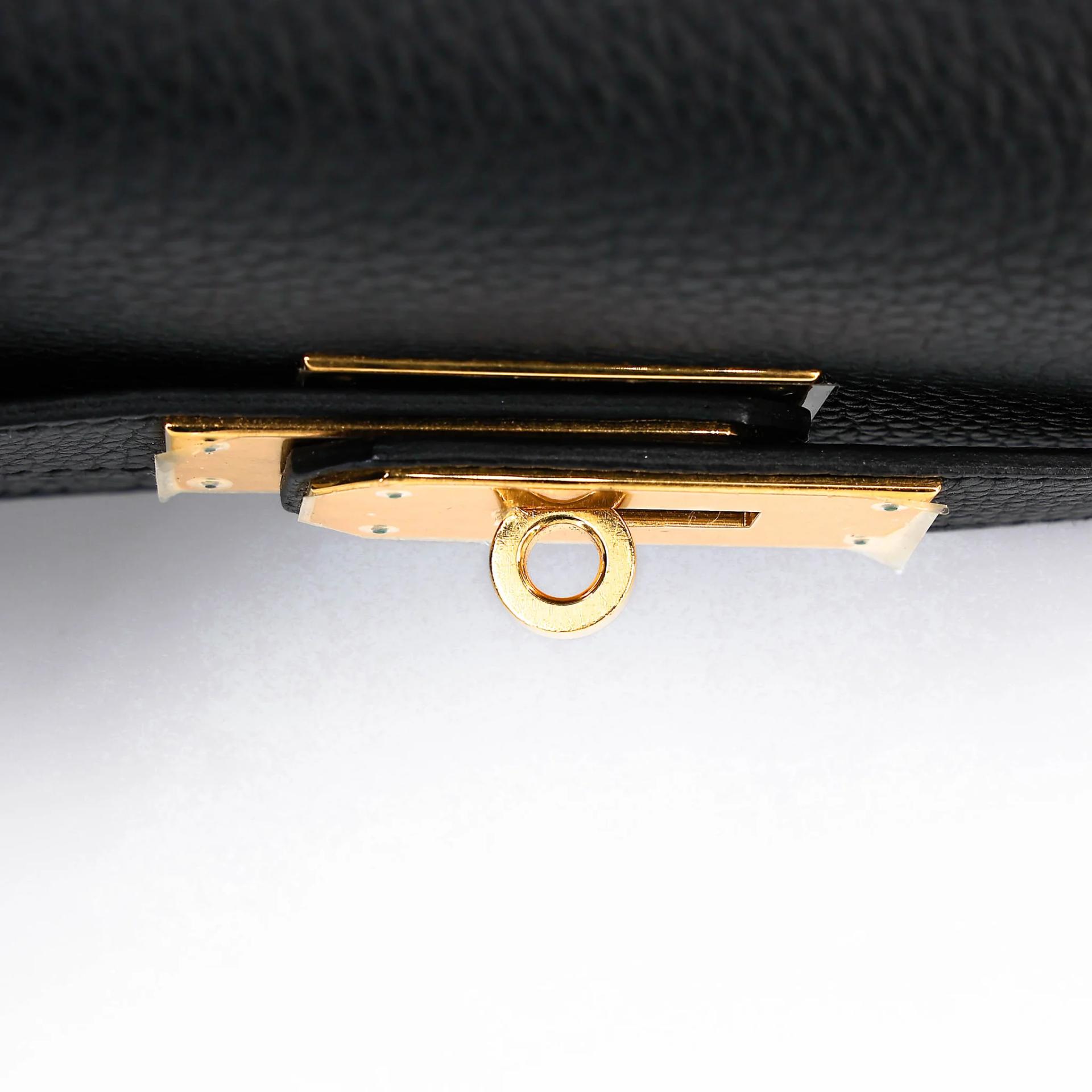 Excellent ( Rank SA ) HERMÈS Kelly 40 Noir (89) Togo Gold hardware A (2017) - 14