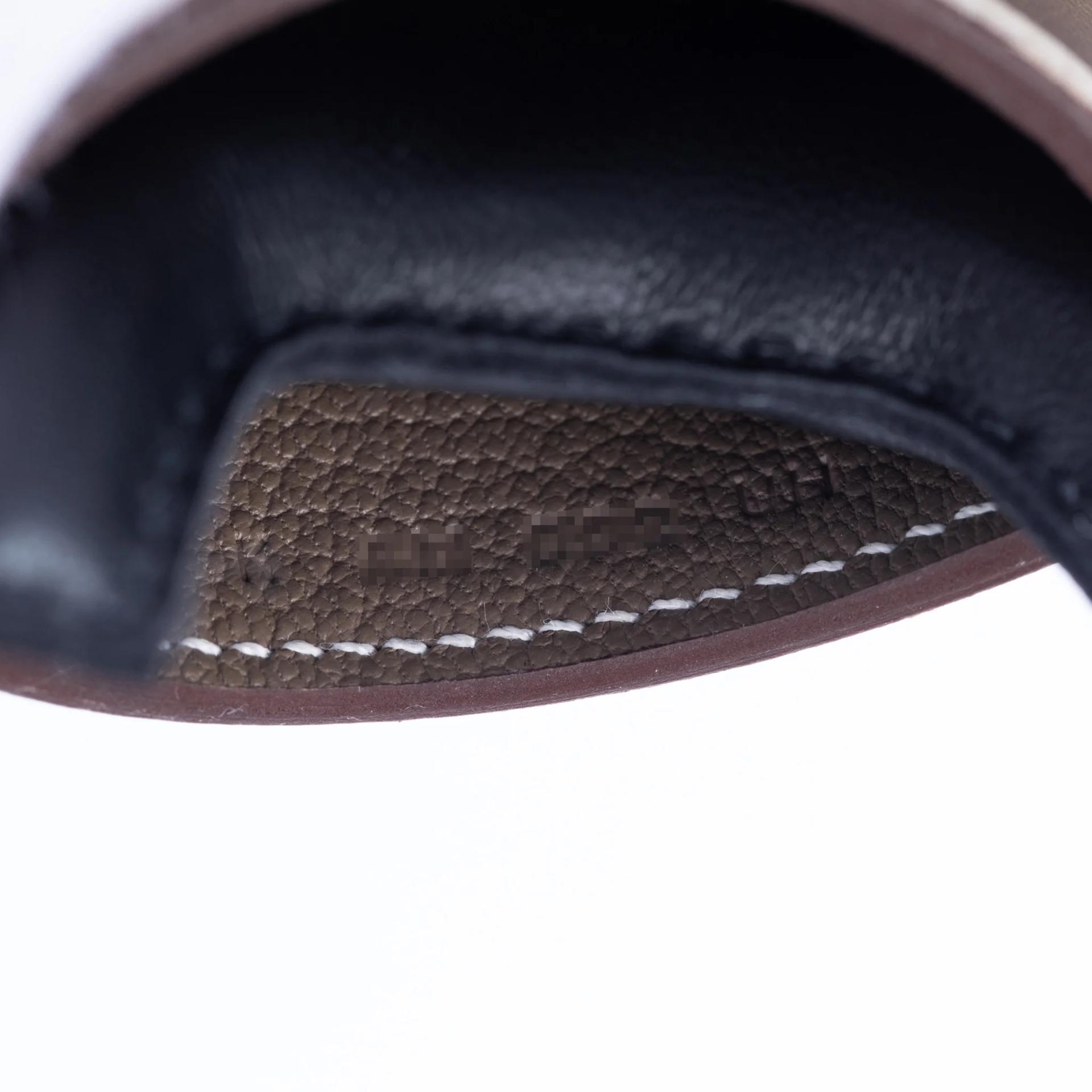 Brand New ( Rank N ) HERMÈS Rodeo Robe au Coeur PM Noir (89) Craie (10) Etoupe (18) Agneau Milo K (2025) - 6