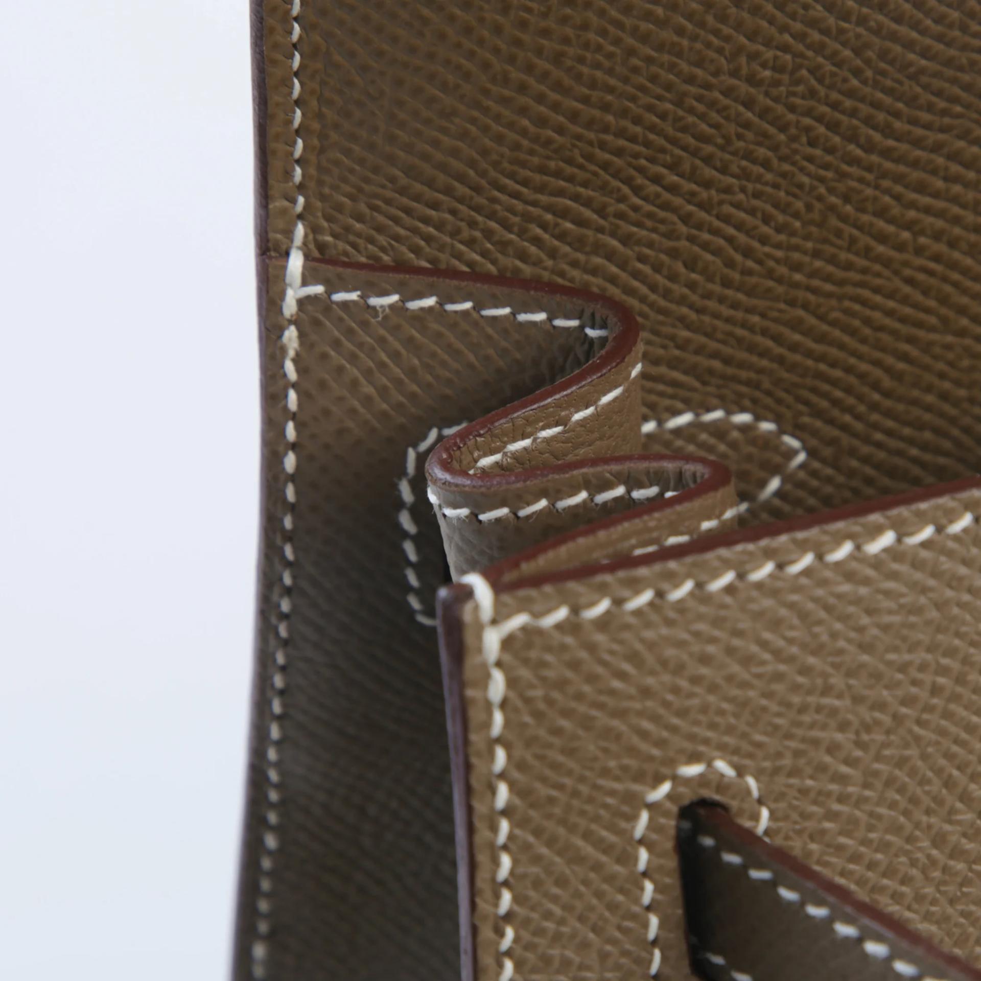 Unused ( Rank NS ) HERMÈS Kelly 25 Sellier Etoupe (18) Epsom Gold hardware U (2022) - 12