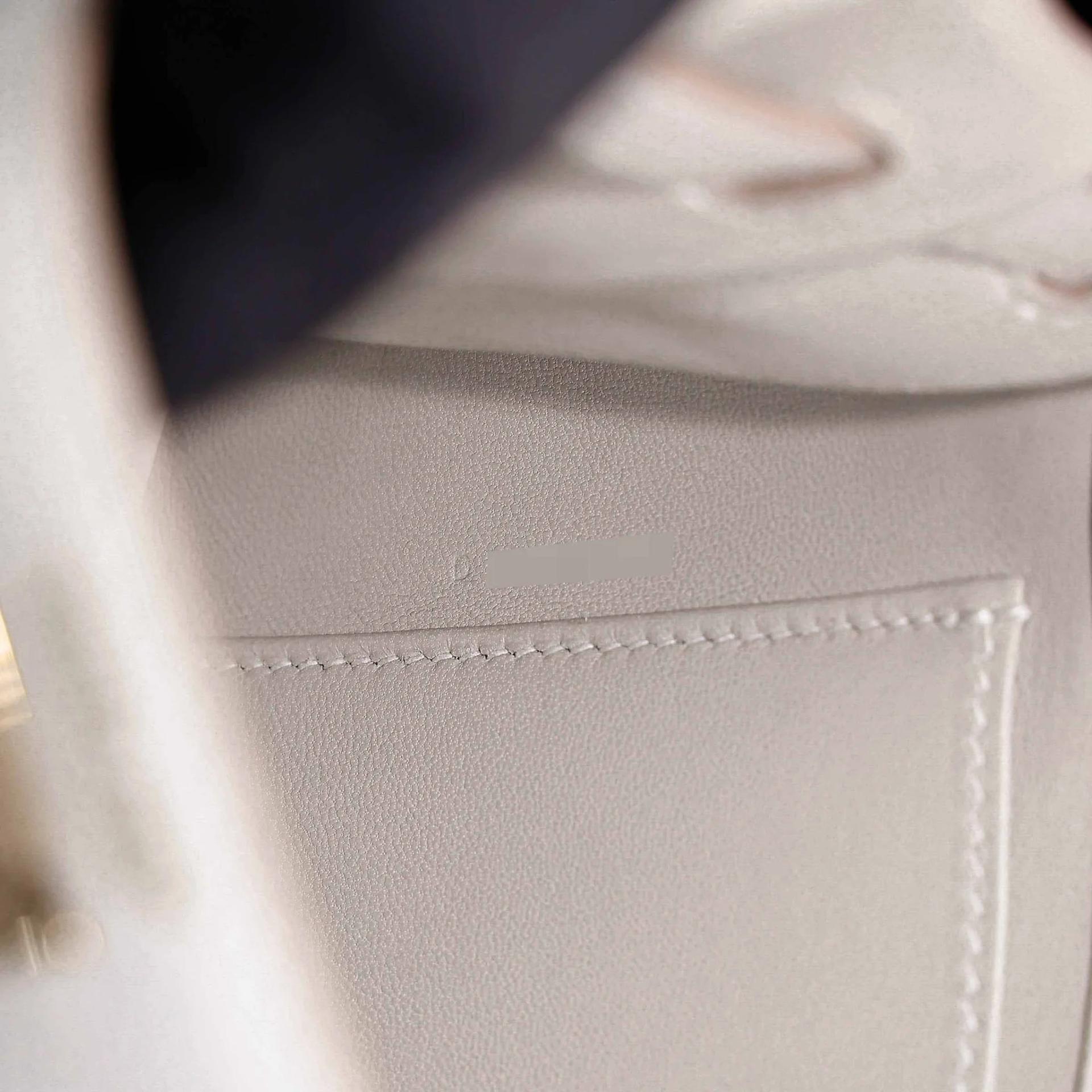 Very Good ( Rank A) HERMÈS Kelly Danse Gris Perle (80) Evercolor Gold hardware D (2019) - 18