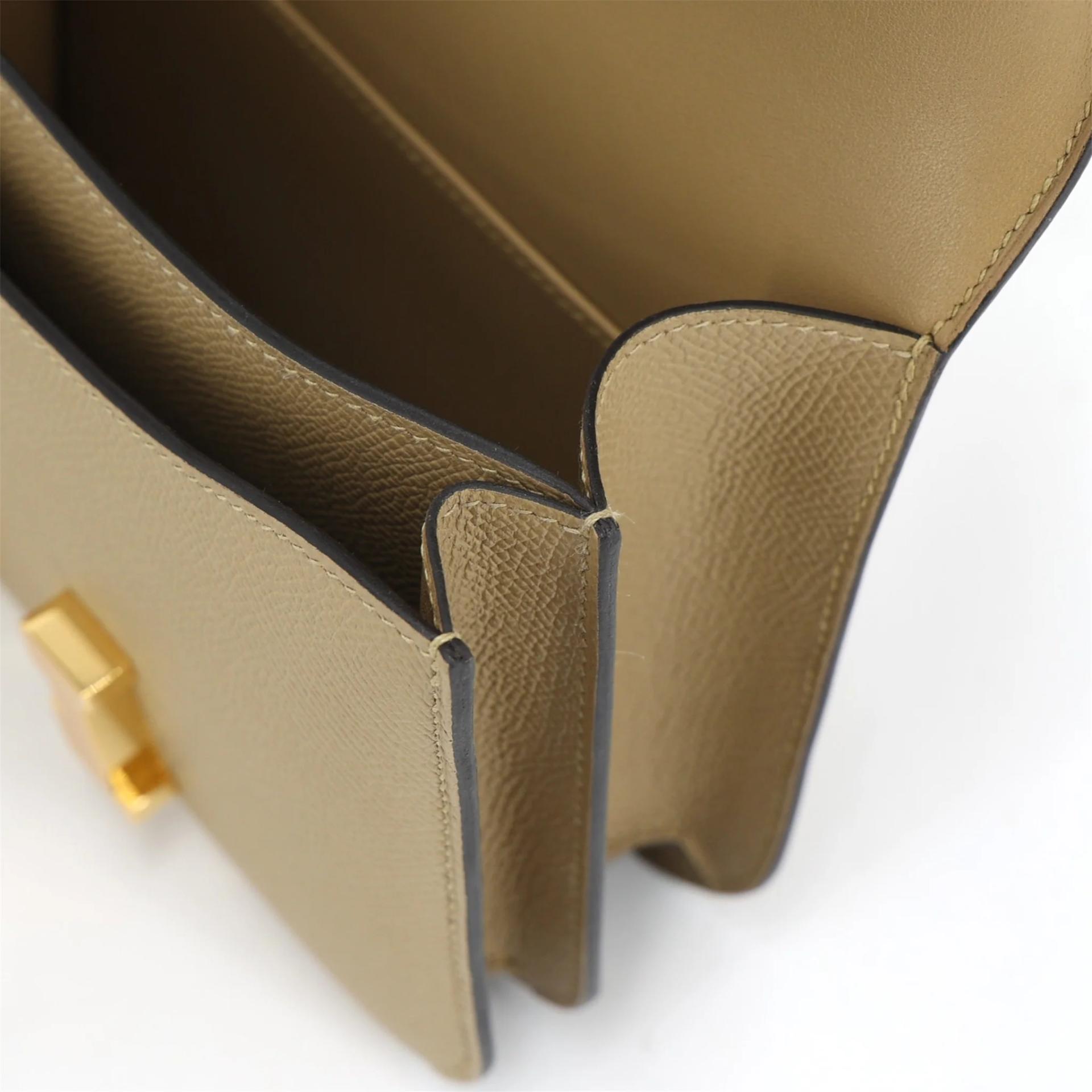 Brand New ( Rank N ) HERMÈS Constance Mini 19 Mirror Poussiere (1C) Epsom Gold hardware K (2025) - 16
