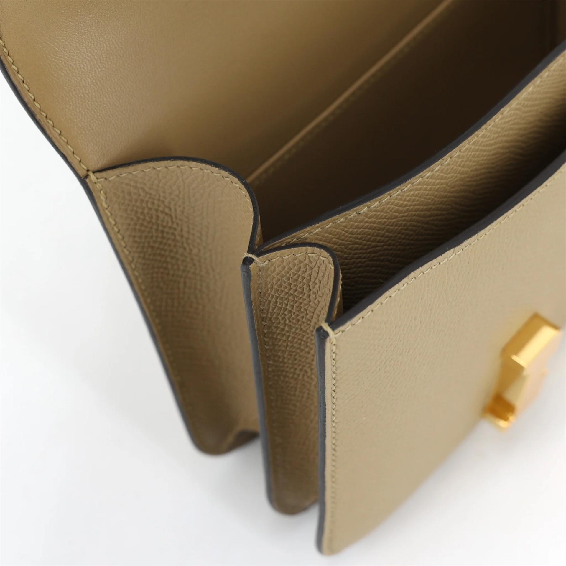 Brand New ( Rank N ) HERMÈS Constance Mini 19 Mirror Poussiere (1C) Epsom Gold hardware K (2025) - 15