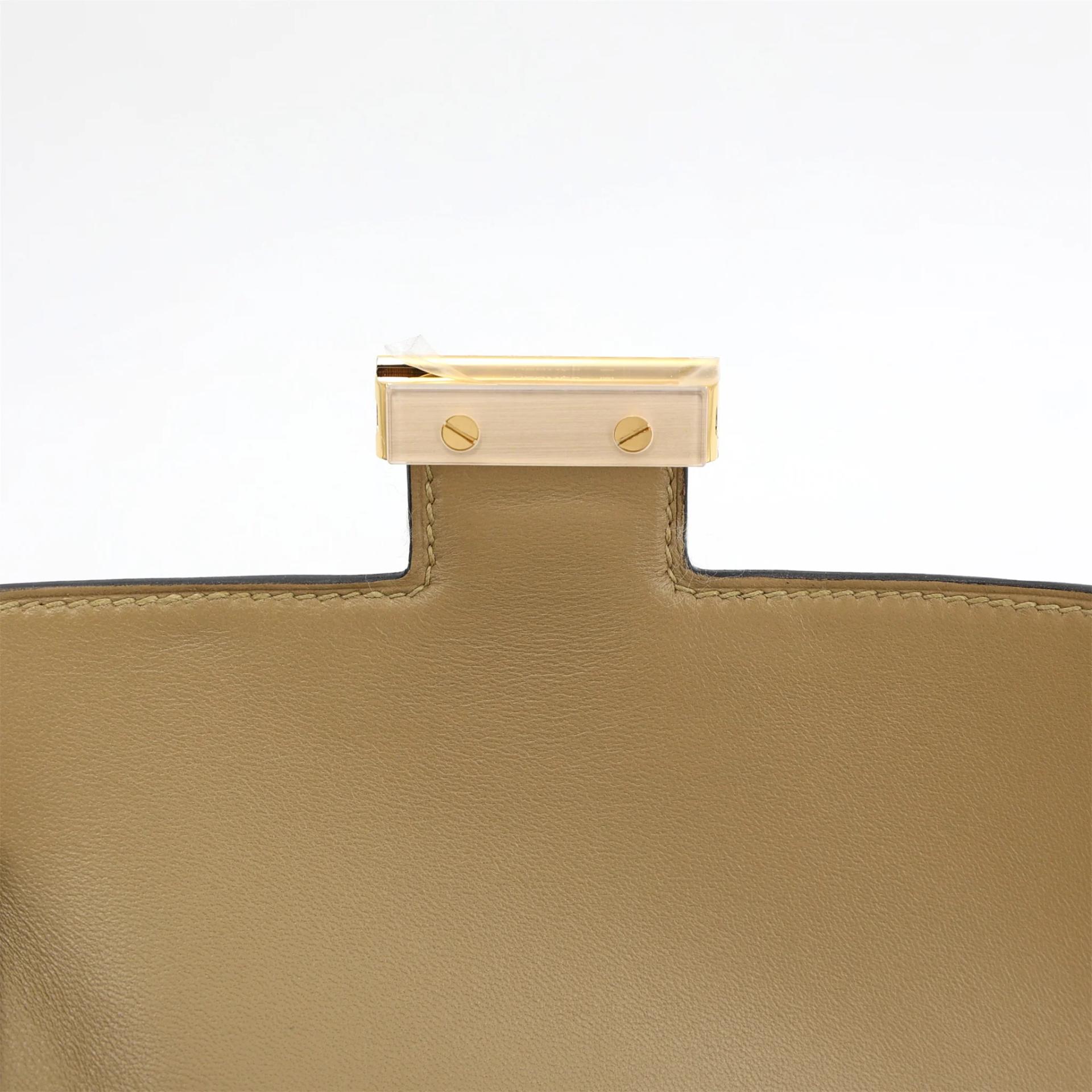 Brand New ( Rank N ) HERMÈS Constance Mini 19 Mirror Poussiere (1C) Epsom Gold hardware K (2025) - 10