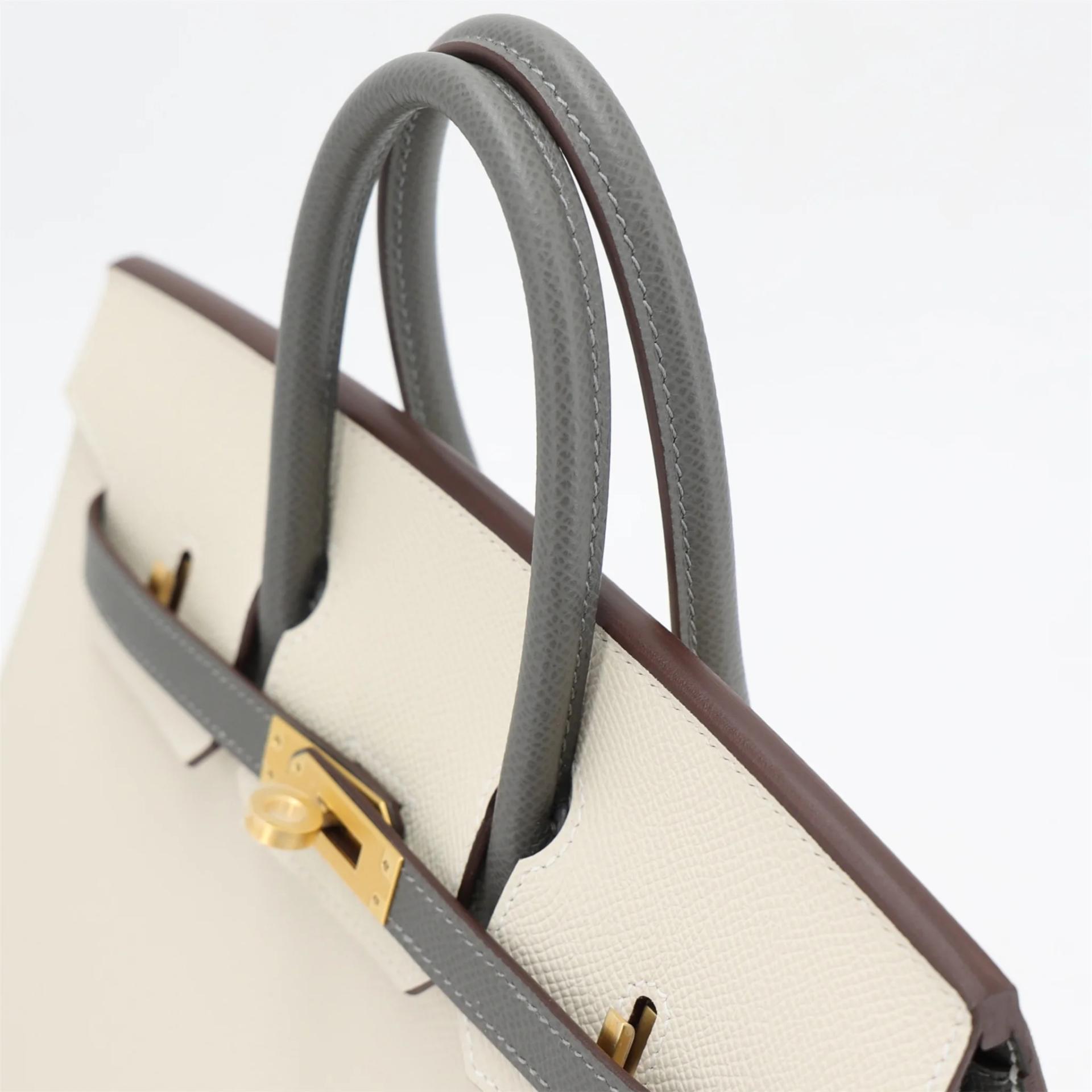 全新 HERMÈS 愛馬仕 馬蹄印定制 Birkin 25 外縫 10 奶昔白 Craie 0L Gris Meyer 積雨雲灰 Epsom牛皮 拉絲金扣 K刻 2025年 - 3