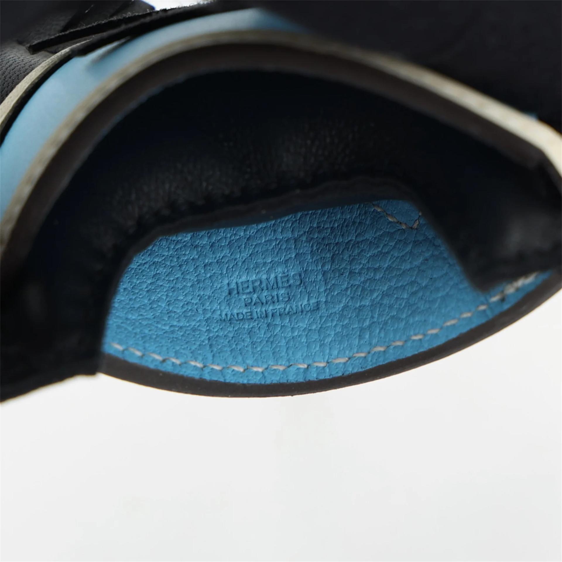 Excellent ( Rank SA ) HERMÈS Rodeo Robe au Coeur PM Celeste (7N) Noir (89) Craie (10) Agneau Milo Swift G (2026) - 5