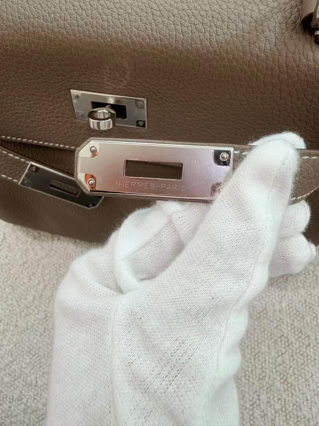 Excellent ( Rank SA ) HERMÈS Kelly 28 Etoupe (18) Togo Palladium hardware U (2022) - 10