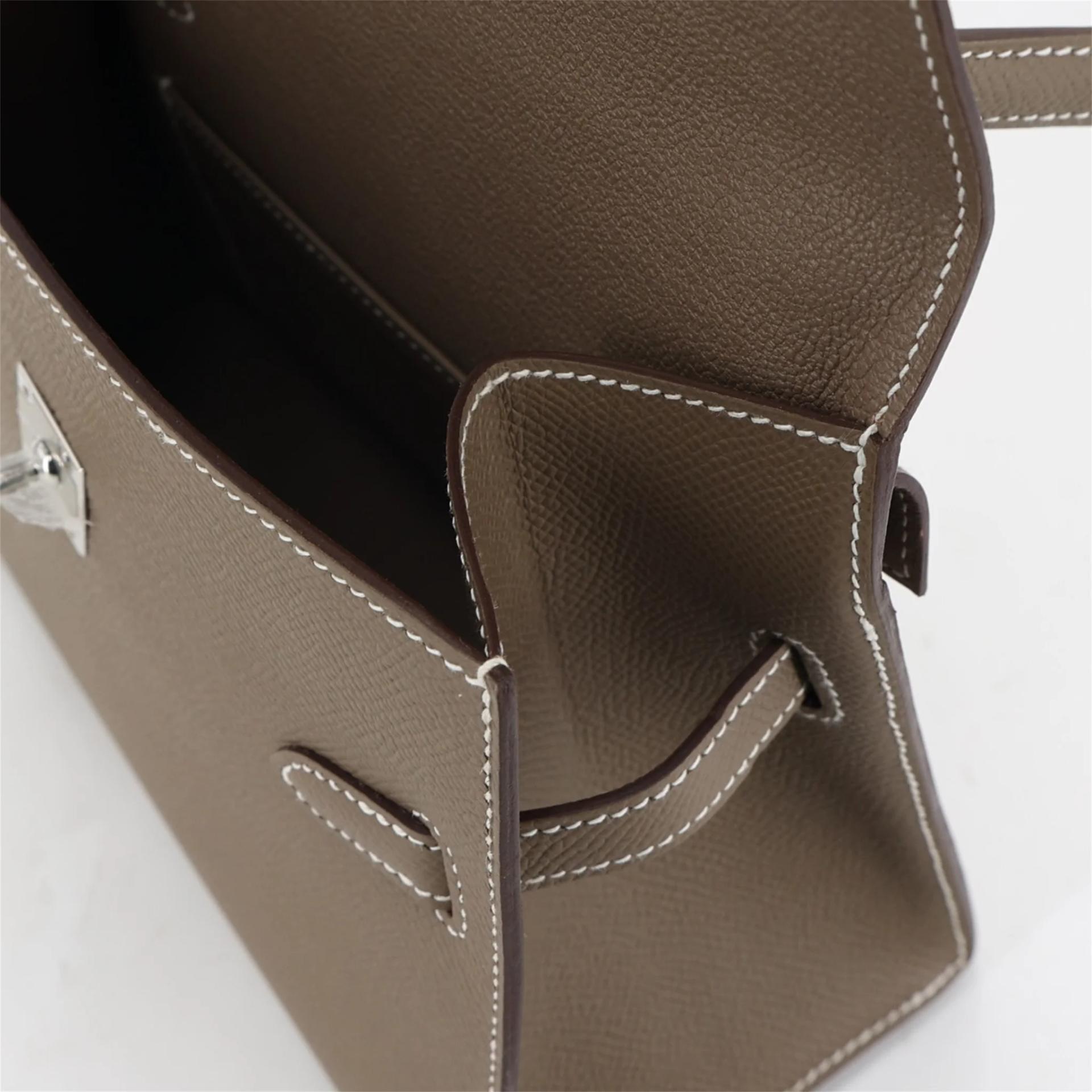 未使用保存品 HERMÈS 愛馬仕 限量收藏款 Kelly 20 en Desordre 18 大象灰 Etoupe Epsom牛皮 銀扣 U刻 2022年 - 13