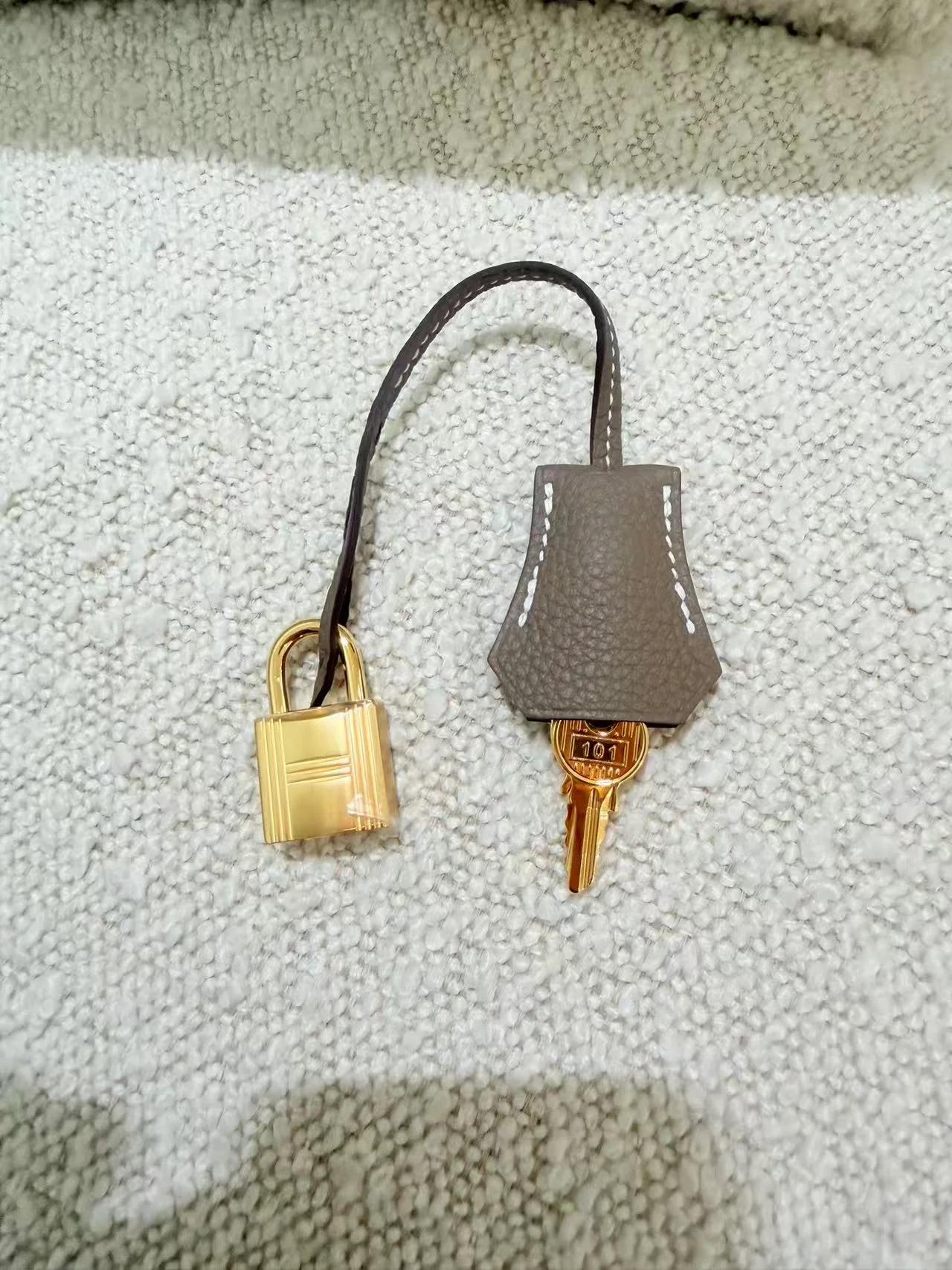 Brand New ( Rank N ) HERMÈS Kelly 25 Etoupe (18) Togo Gold hardware G (2026) - 25