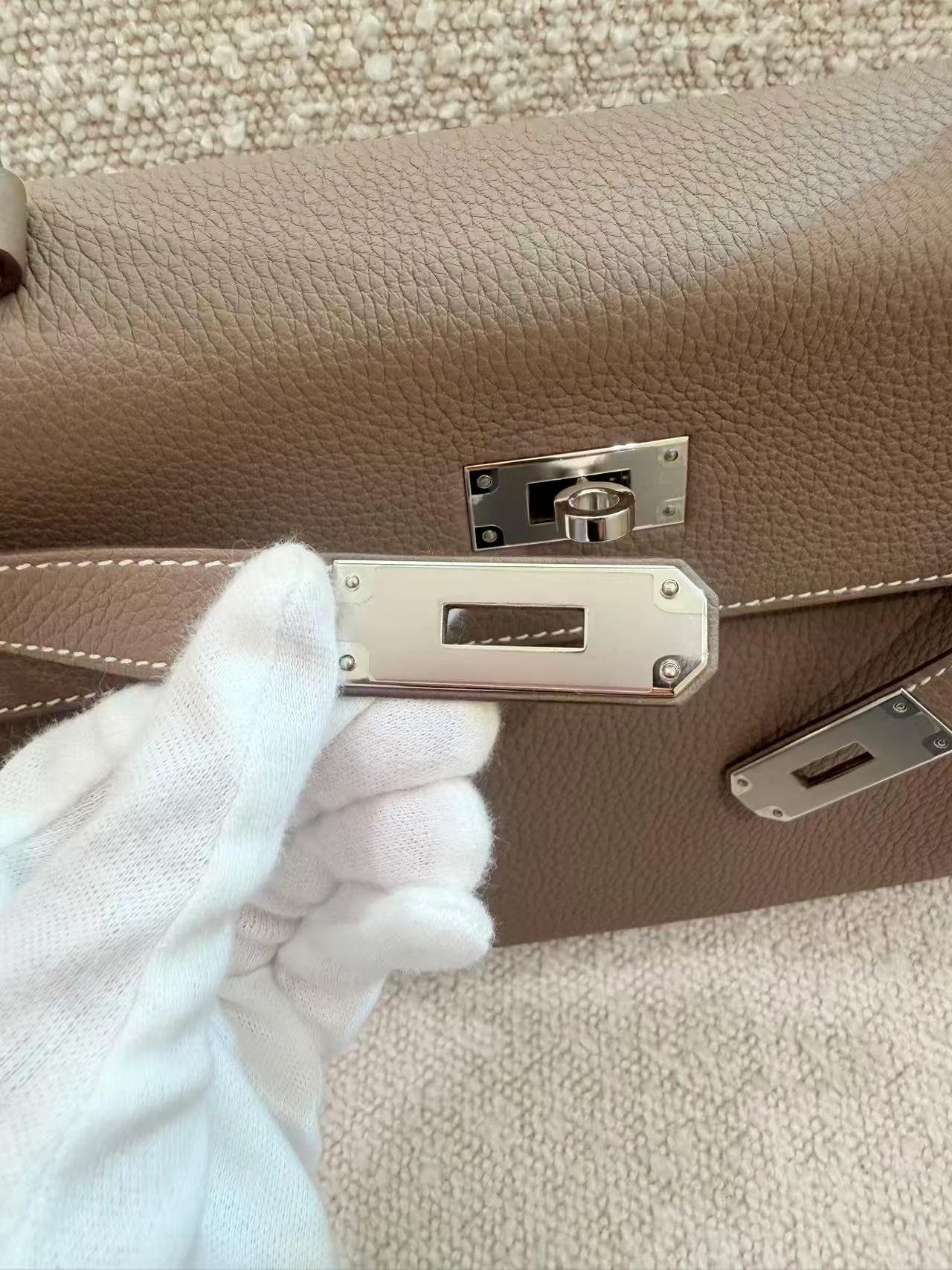 Excellent ( Rank SA ) HERMÈS Kelly 28 Etoupe (18) Togo Palladium hardware U (2022) - 9