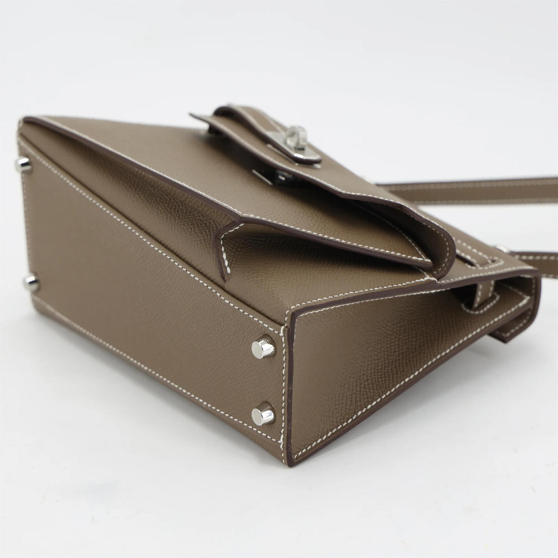 未使用保存品 HERMÈS 愛馬仕 限量收藏款 Kelly 20 en Desordre 18 大象灰 Etoupe Epsom牛皮 銀扣 U刻 2022年 - 7