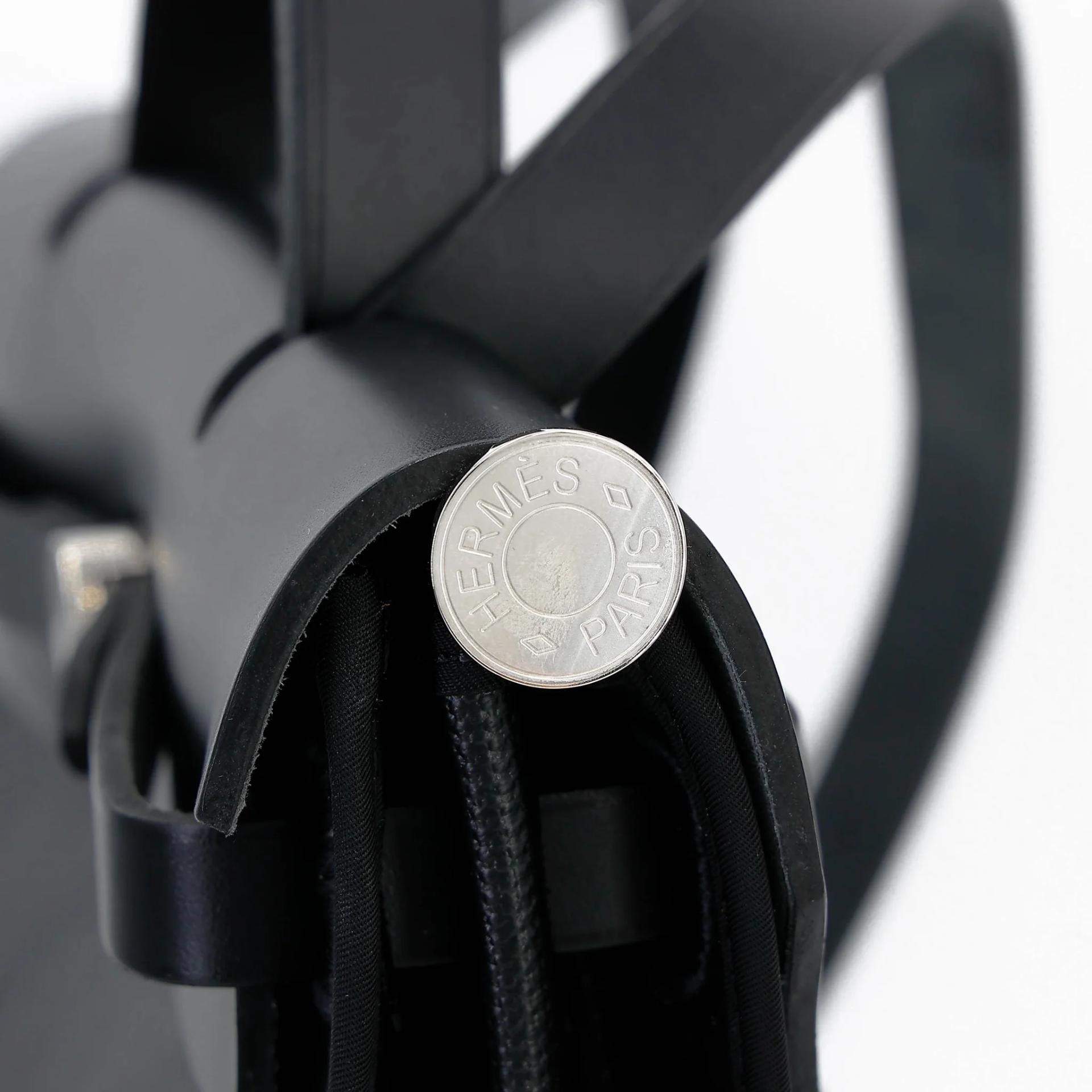 Excellent ( Rank SA ) HERMÈS Herbag PM Noir (89) Toile Berline canvas Vache Hunter Palladium hardware Z (2021) - 13