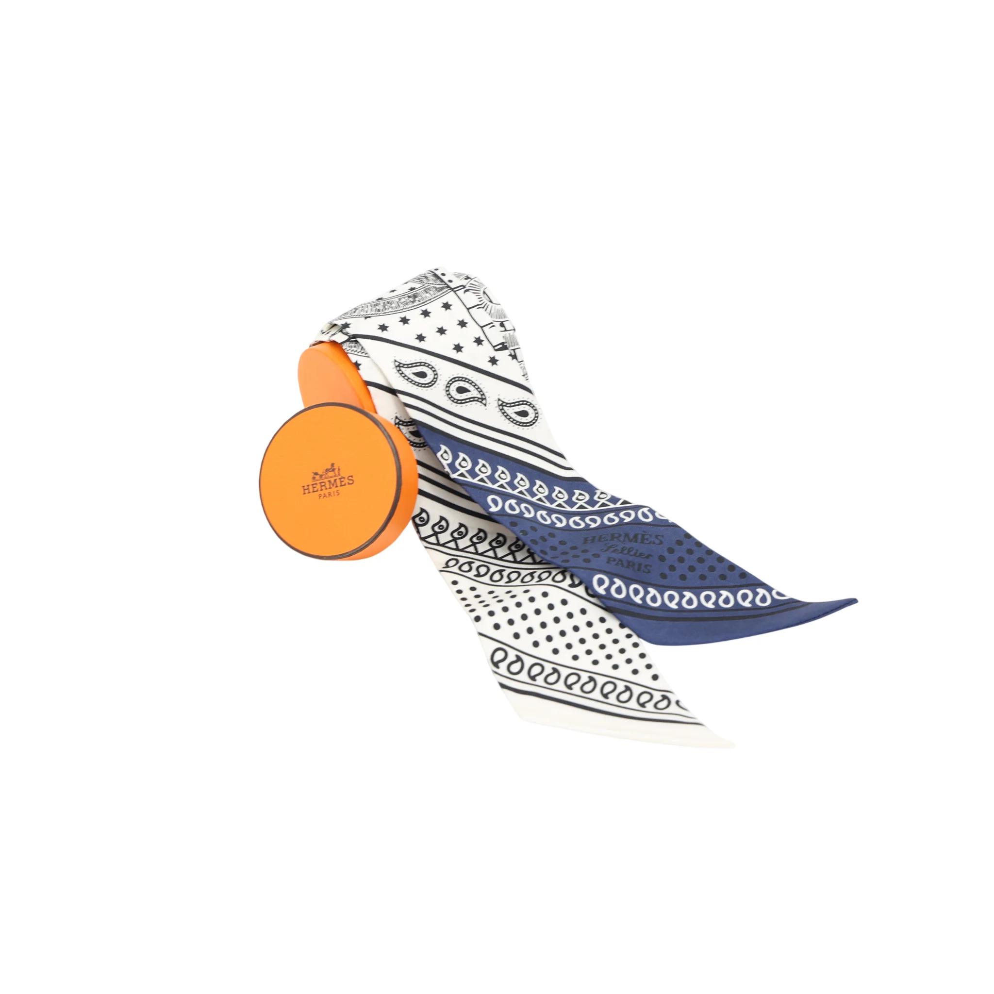 Brand New ( Rank N ) HERMÈS Twilly Eperon d'Or Bandana Blue White Silk - 3