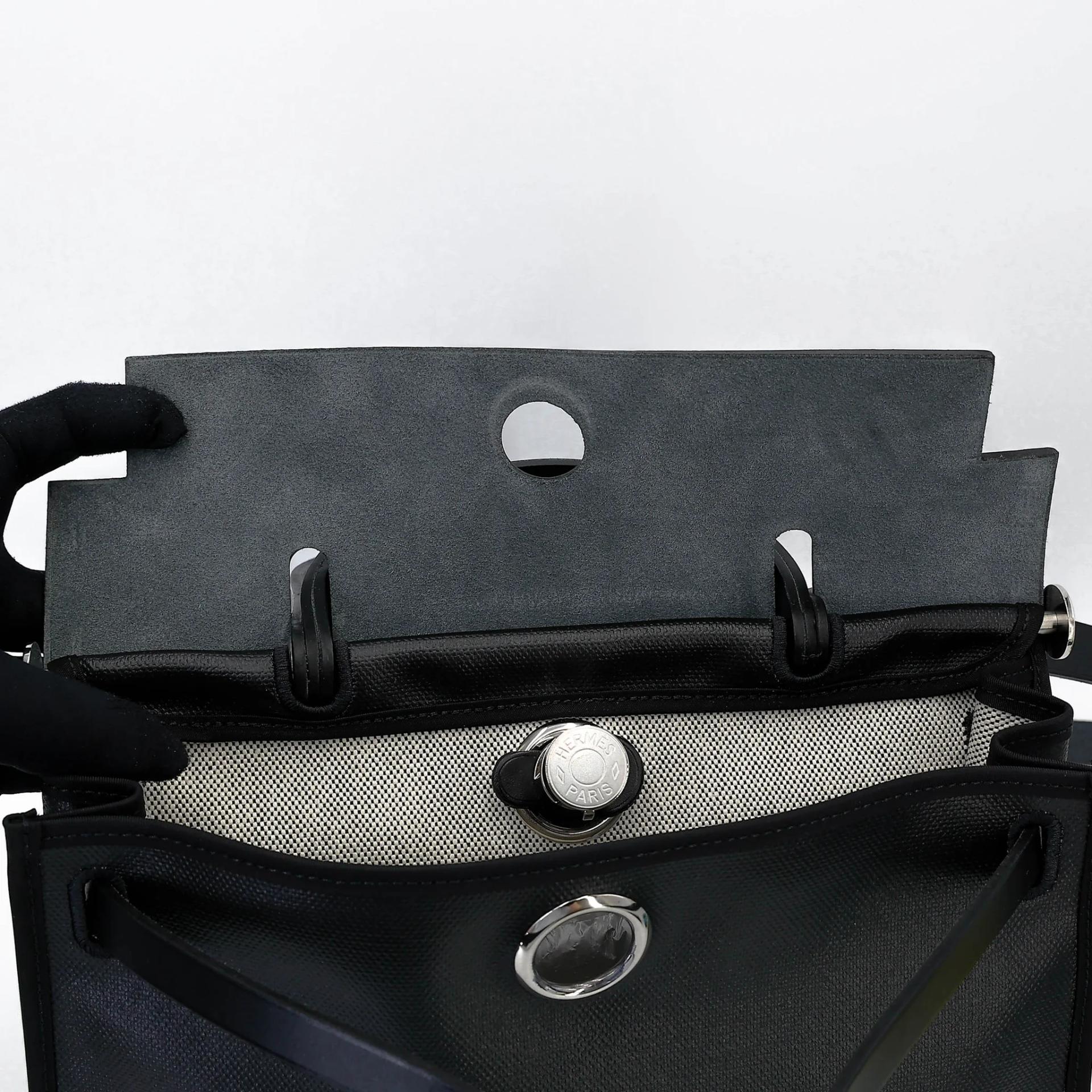Excellent ( Rank SA ) HERMÈS Herbag PM Noir (89) Toile Berline canvas Vache Hunter Palladium hardware Z (2021) - 21