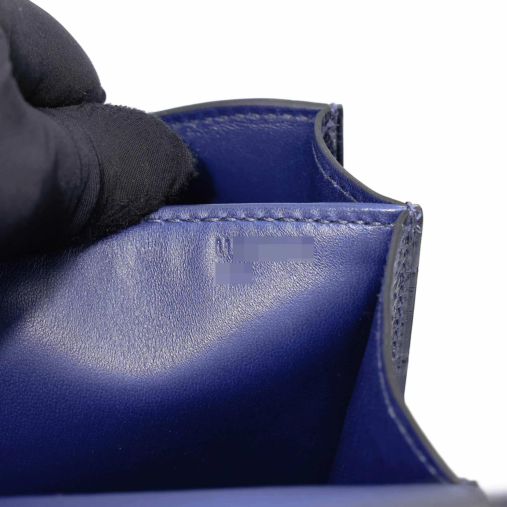 Excellent ( Rank SA ) HERMÈS Constance Mini Bleu Saphir (73) Shiny Alligator Gold hardware U (2022) - 16