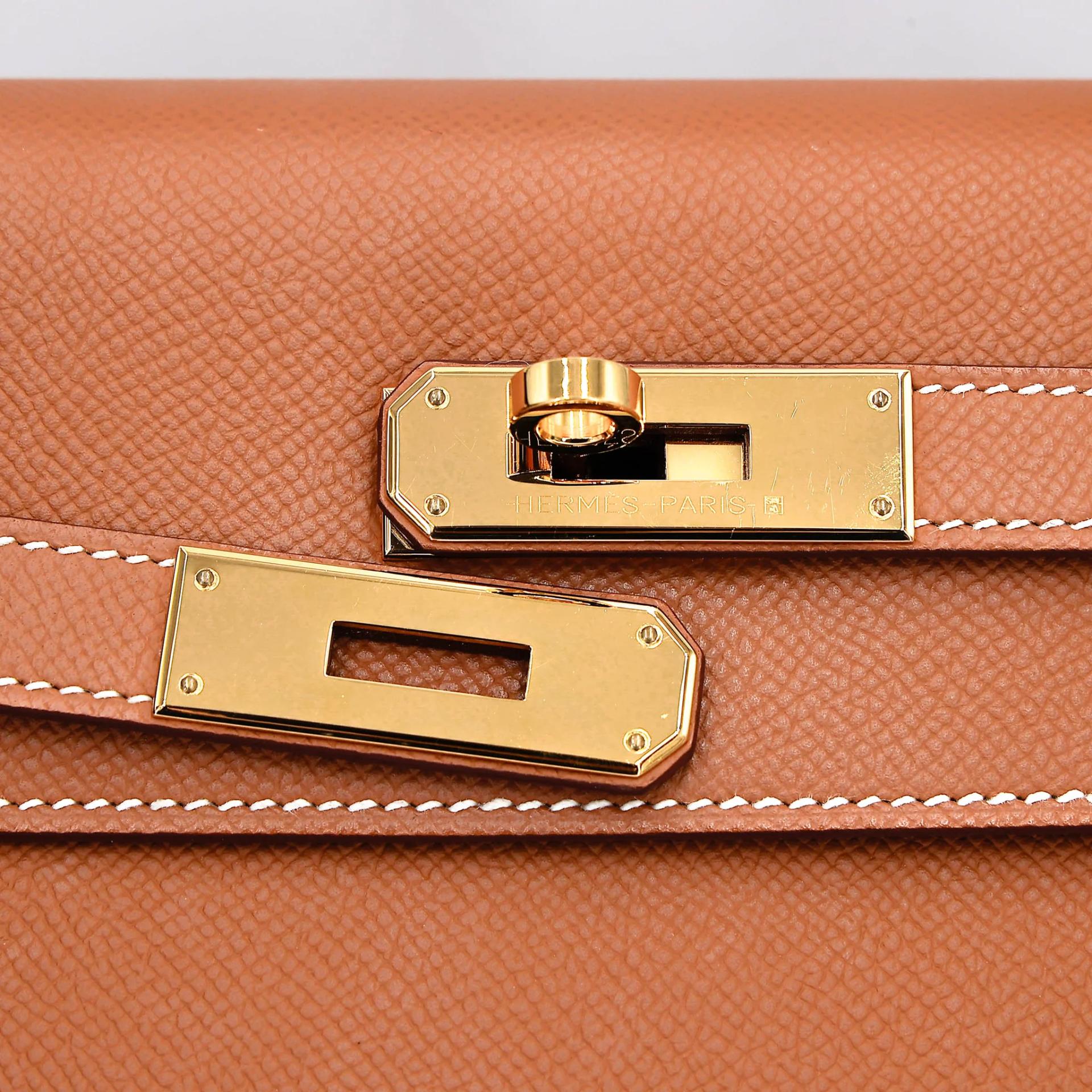 Very Good ( Rank A) HERMÈS Kelly 32 Sellier Gold (37) Epsom Gold hardware B (2023) - 13