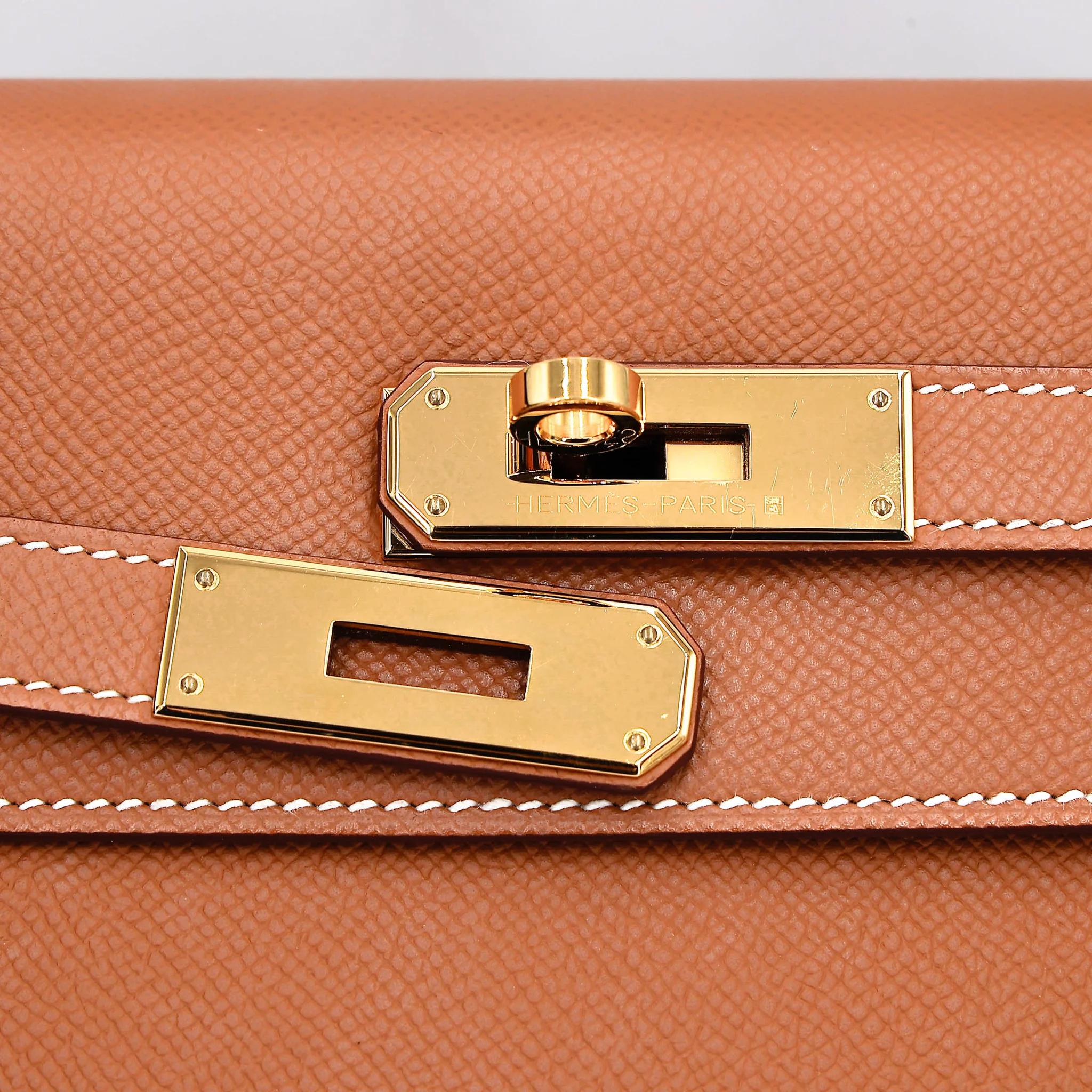Very Good ( Rank A) HERMÈS Kelly 32 Sellier Gold (37) Epsom Gold hardware B (2023) - 13