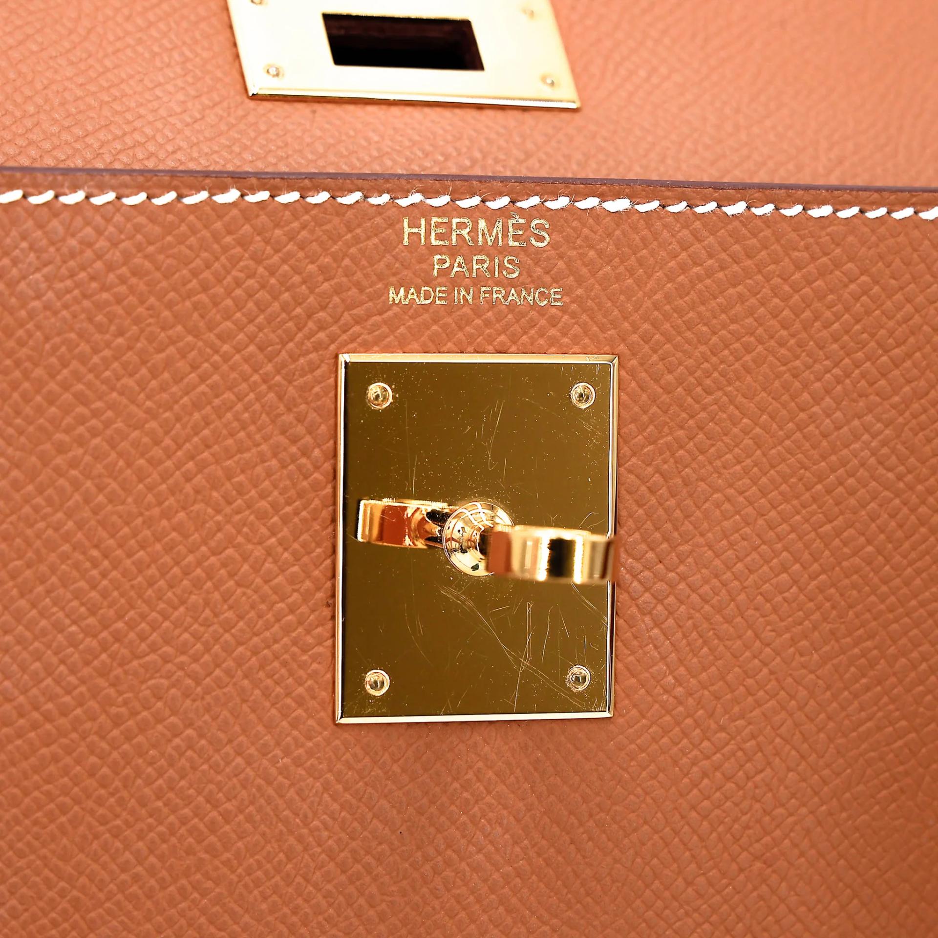 Very Good ( Rank A) HERMÈS Kelly 32 Sellier Gold (37) Epsom Gold hardware B (2023) - 18