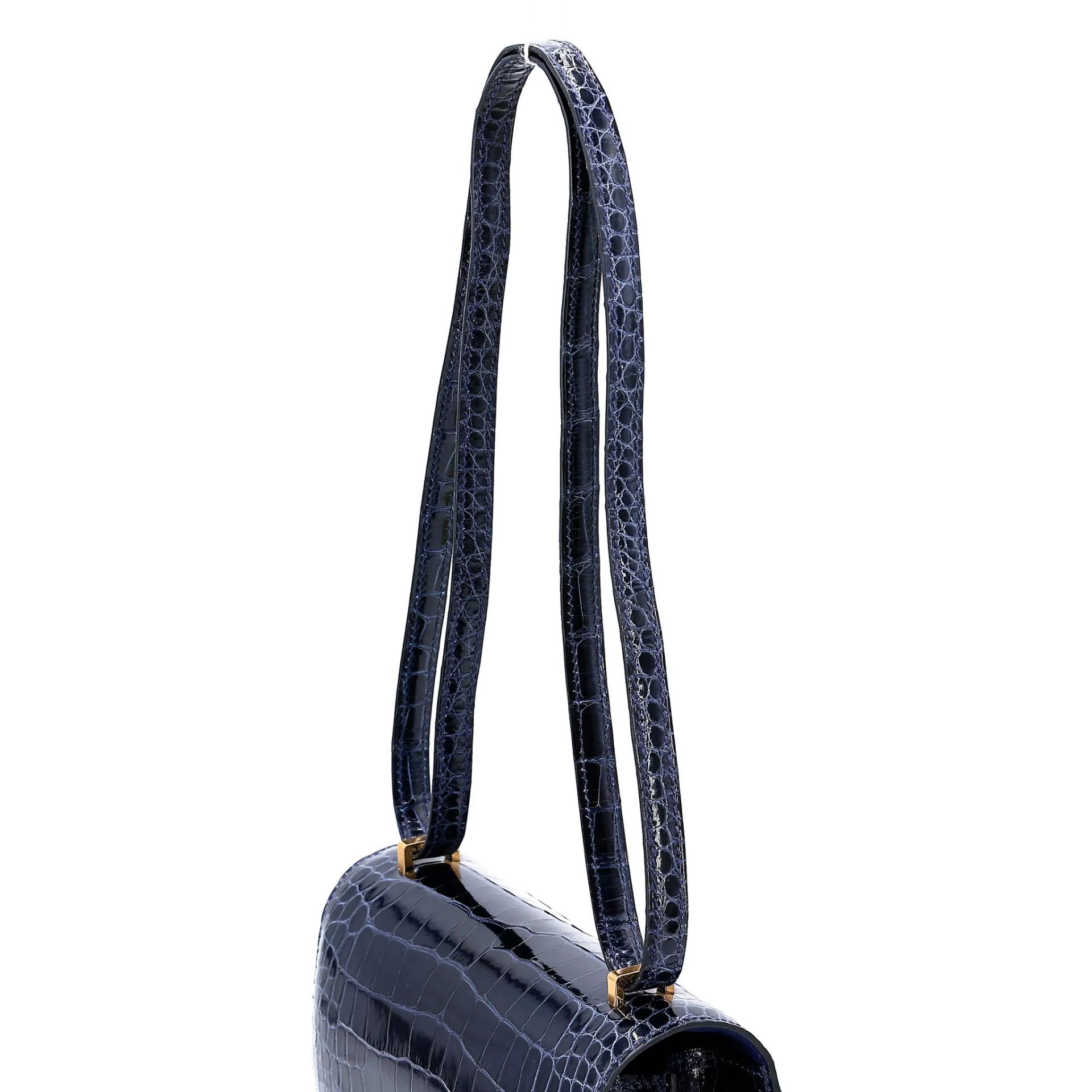 Excellent ( Rank SA ) HERMÈS Constance Mini Bleu Saphir (73) Shiny Alligator Gold hardware U (2022) - 3