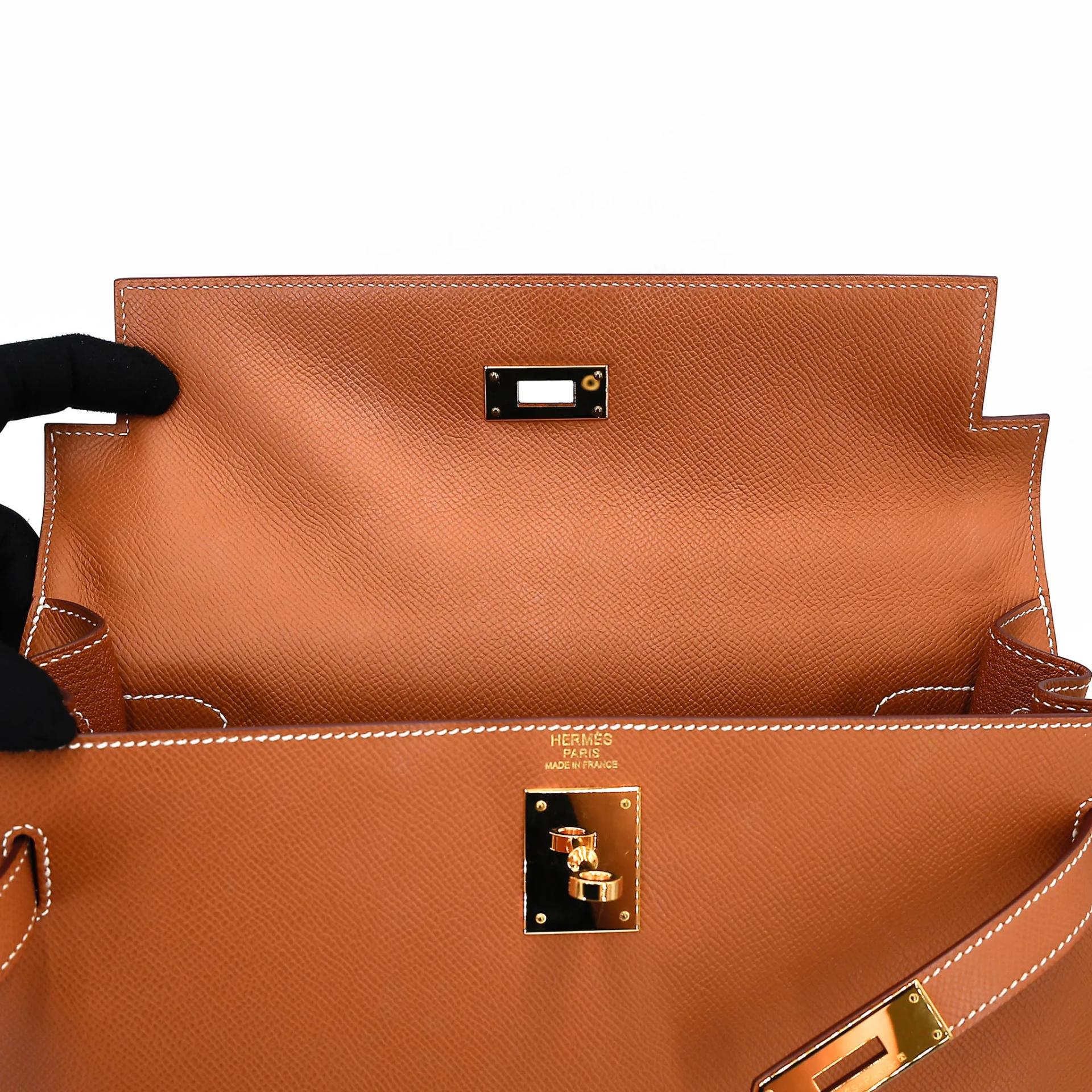 Very Good ( Rank A) HERMÈS Kelly 32 Sellier Gold (37) Epsom Gold hardware B (2023) - 17