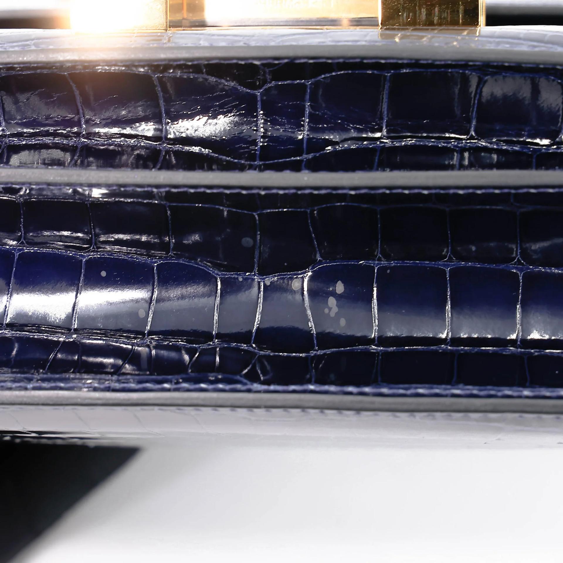 Excellent ( Rank SA ) HERMÈS Constance Mini Bleu Saphir (73) Shiny Alligator Gold hardware U (2022) - 10