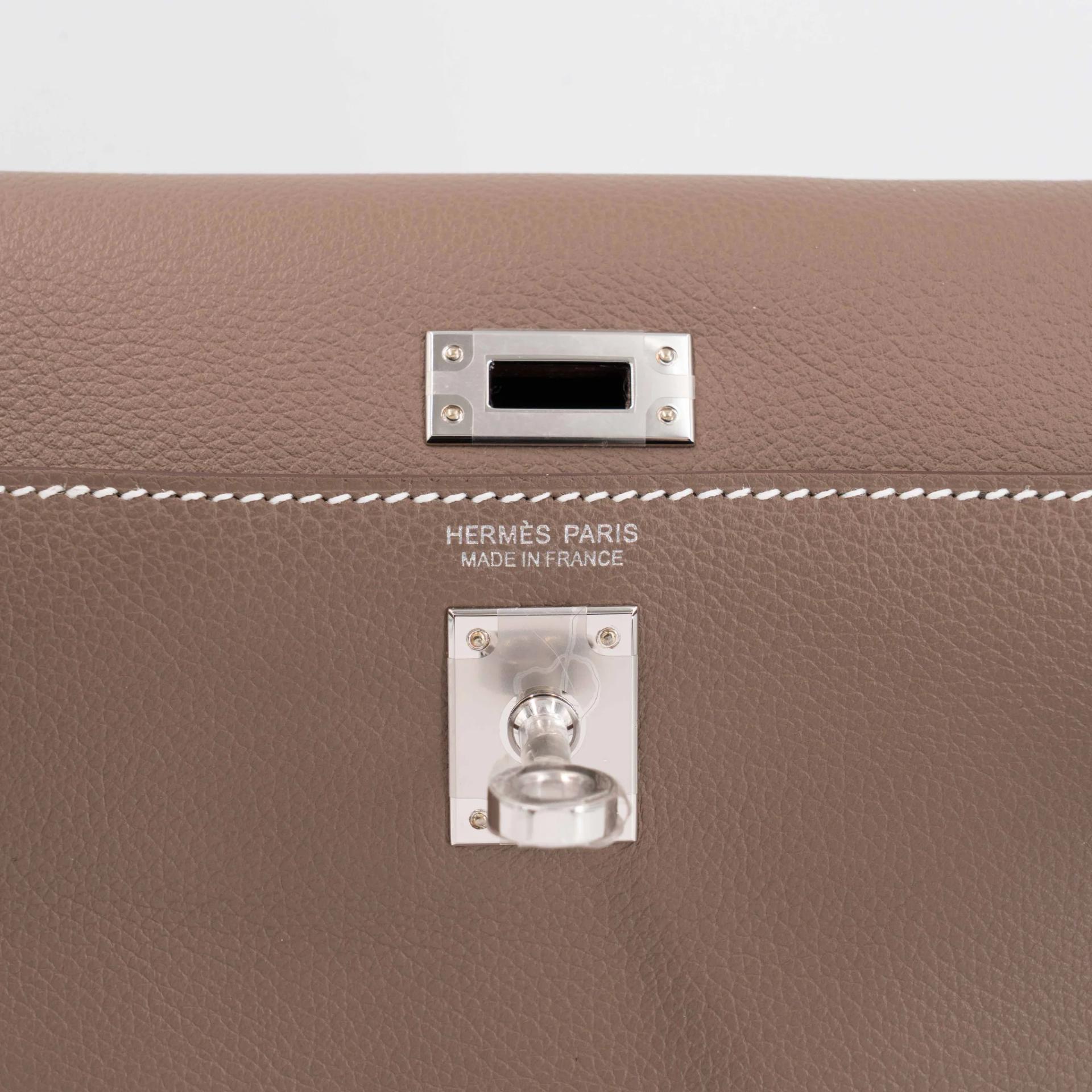 Brand New ( Rank N ) HERMÈS Kelly Danse Verso Etoupe (18) New Vert Fonce (04) Evercolor Palladium hardware G (2026) - 9