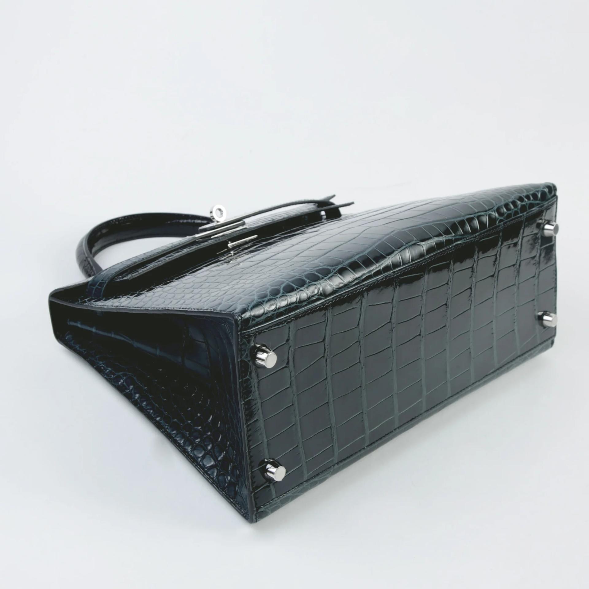 ランク A HERMÈS エルメス ケリー28 セリエ ヴェールルソー (V0) ヴェールボスフォール (W0) ブラック (89) クロコダイル アリゲーター リセ シルバー金具 Y刻印 (2020) - 4