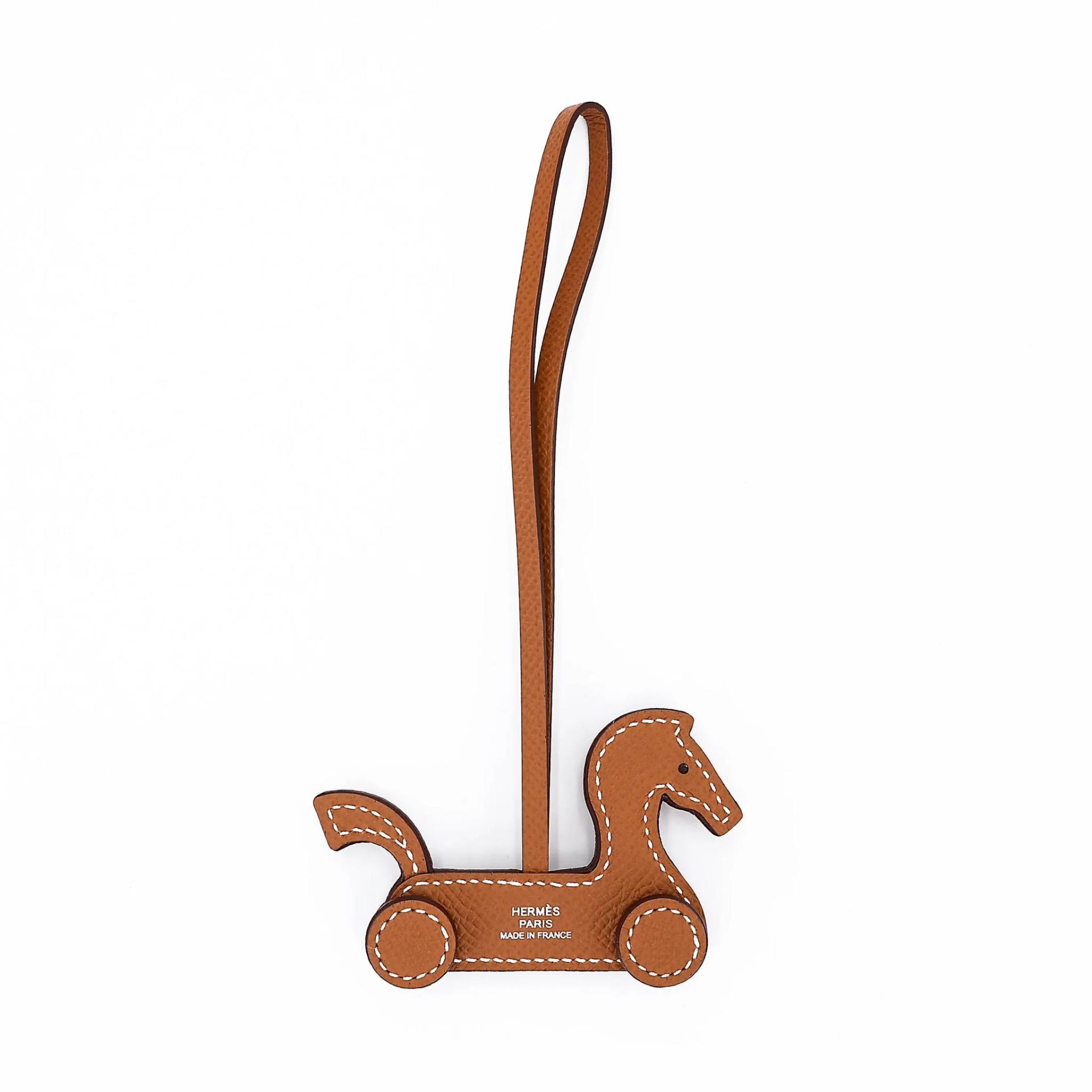 Brand New ( Rank N ) HERMÈS Cheval a Roulettes Charm Gold (37) Epsom G (2026) - 2