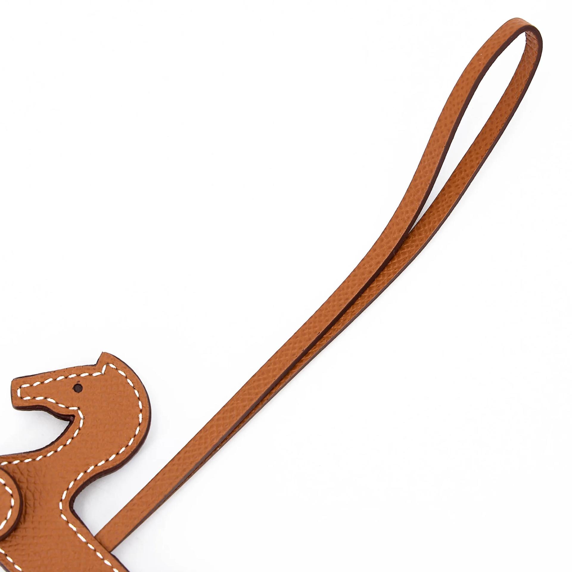 Brand New ( Rank N ) HERMÈS Cheval a Roulettes Charm Gold (37) Epsom G (2026) - 5