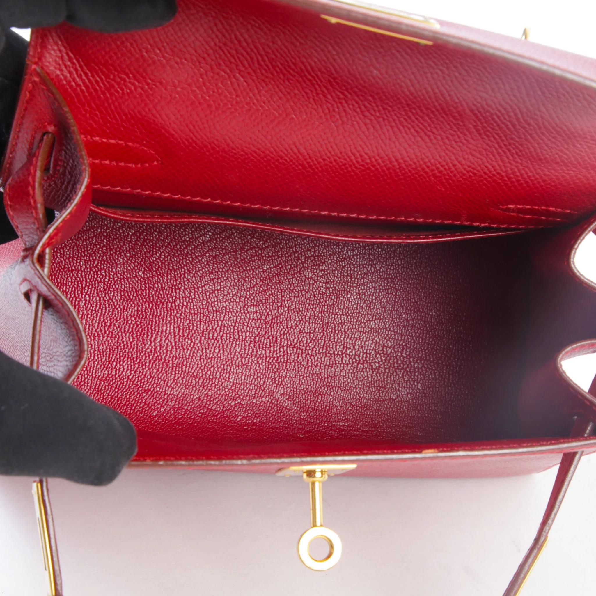 Good ( Rank AB) HERMÈS Vintage Mini Kelly 20 Rouge Vif (53) Gold hardware Circle Y (1995) - 15
