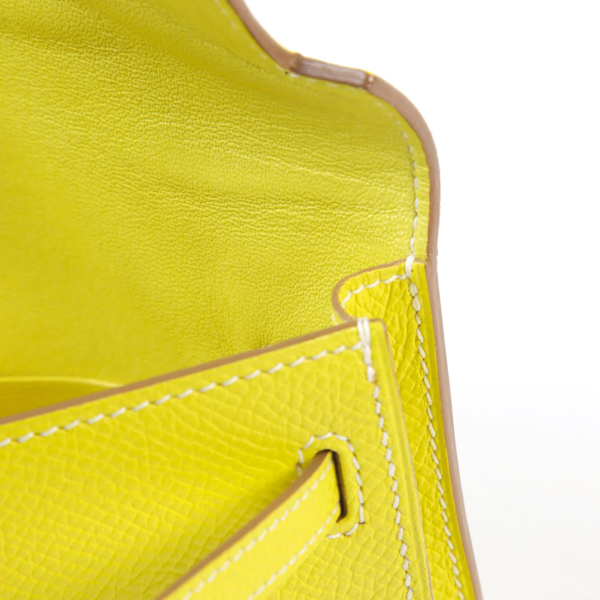 Very Good ( Rank A) HERMÈS Kelly Tiny Lime (9R) Epsom Palladium hardware Square O (2011) - 12